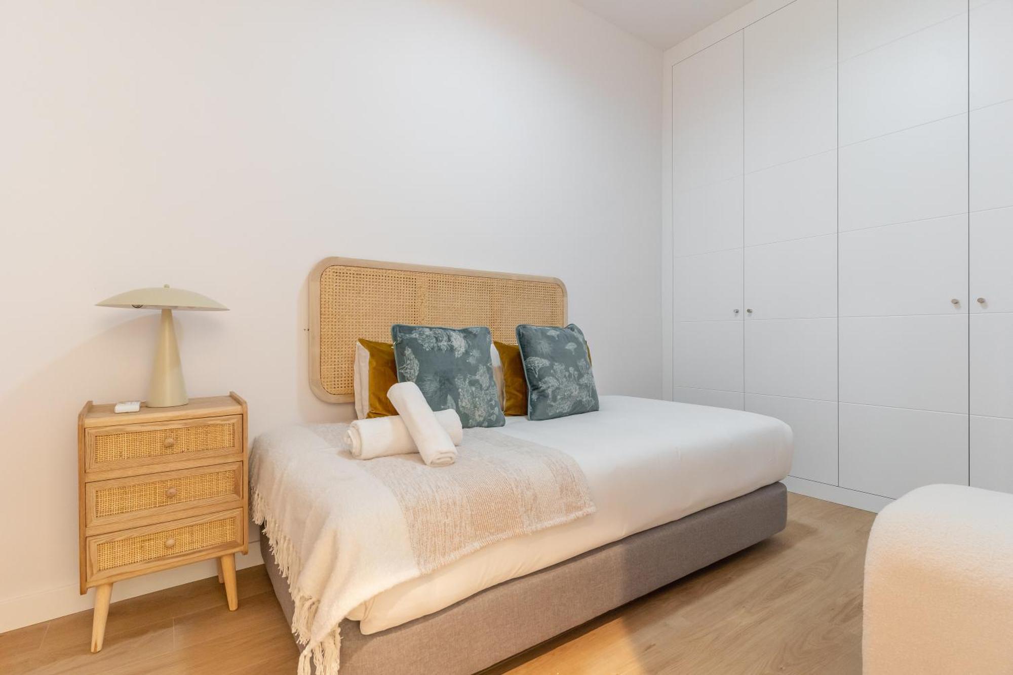 Renovated Modern -4 Bedrooms 2baths-salamanca Appartamento