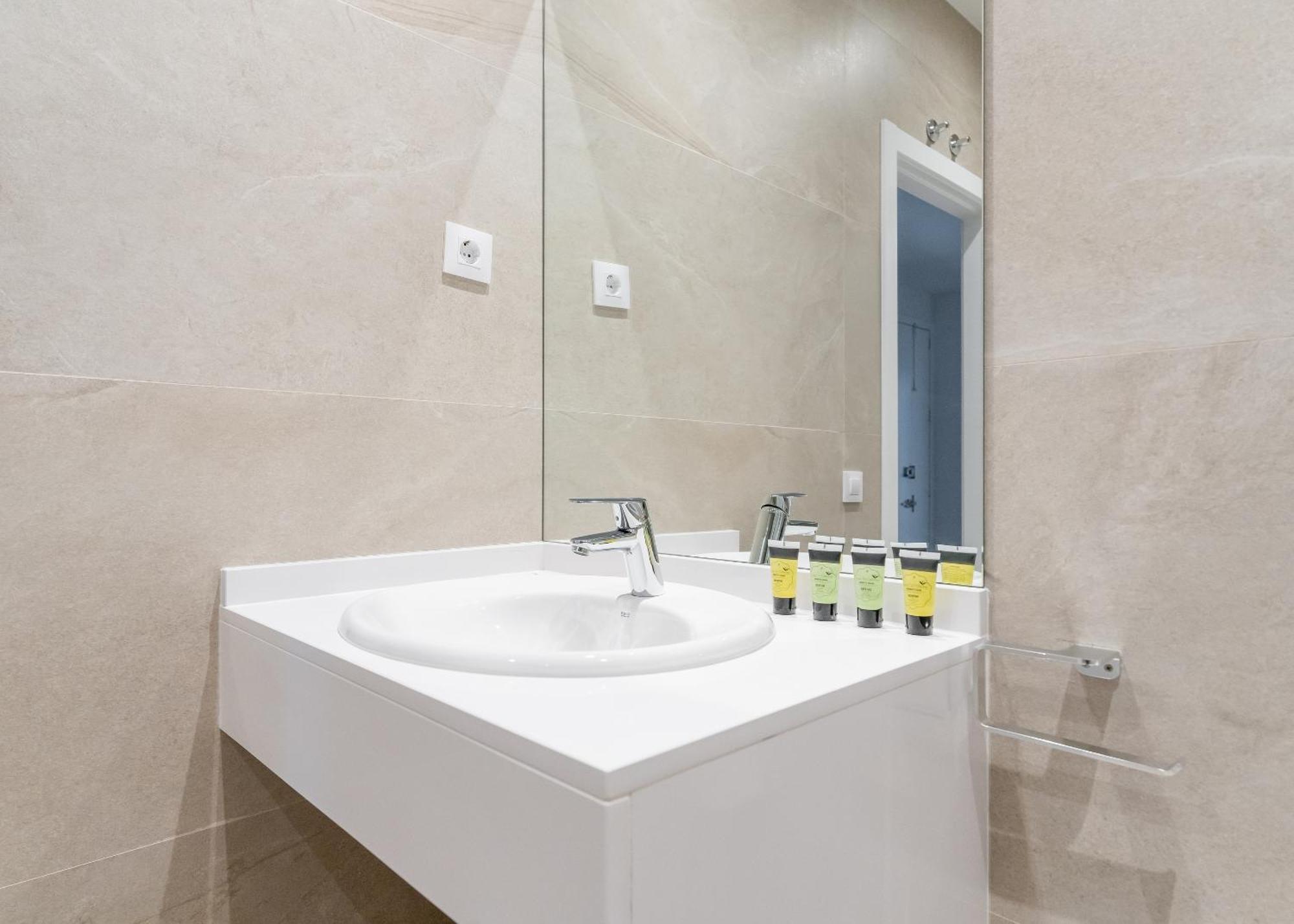 Appartamento Renovated Modern -4 Bedrooms 2baths-salamanca Madrid
