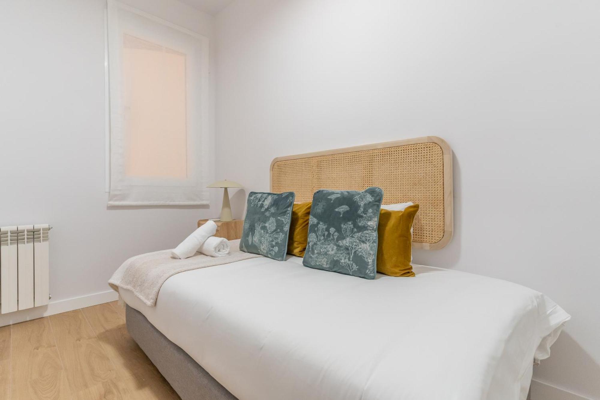 Renovated Modern -4 Bedrooms 2baths-salamanca Appartamento
