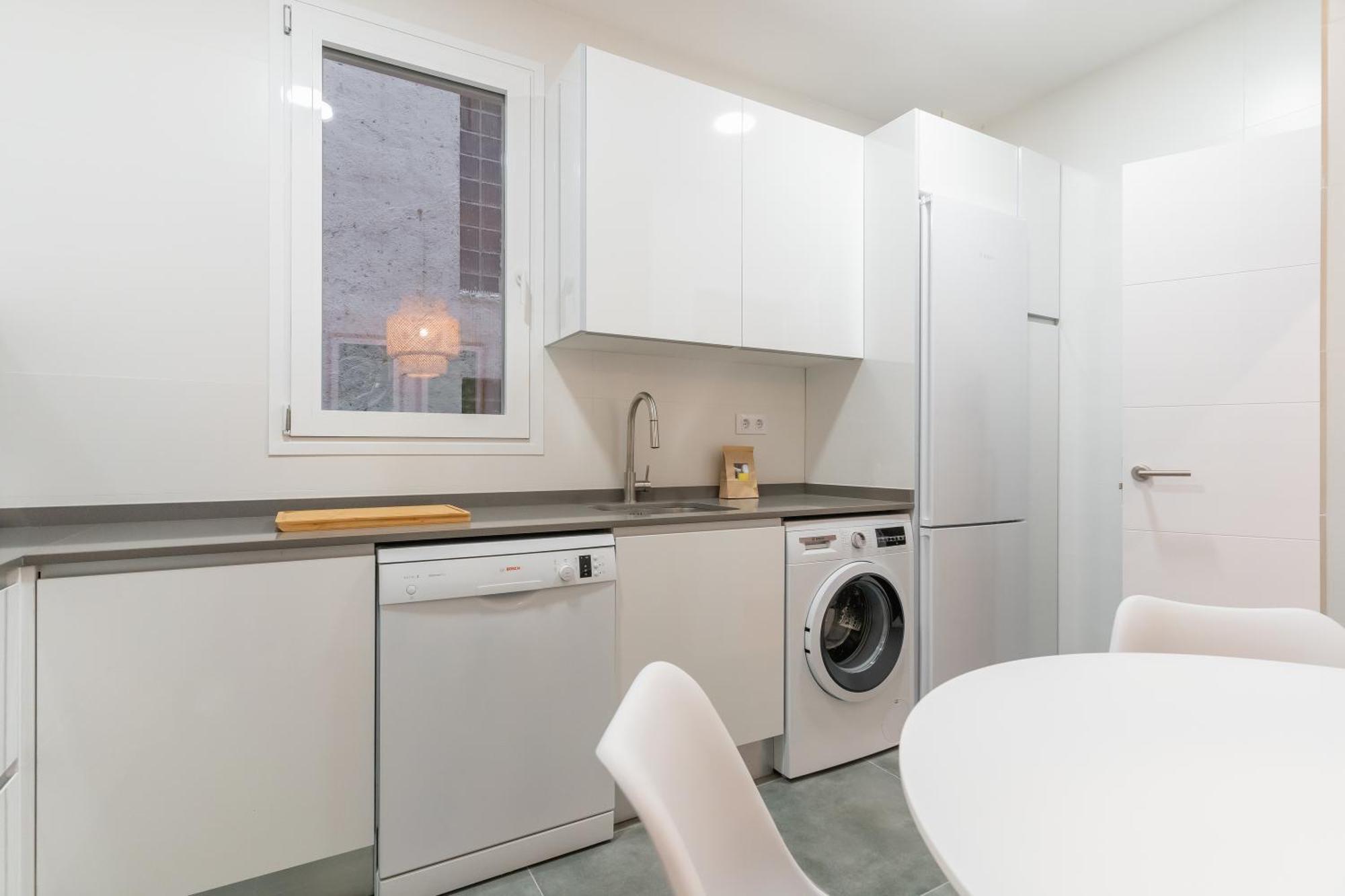 Renovated Modern -4 Bedrooms 2baths-salamanca Appartamento *