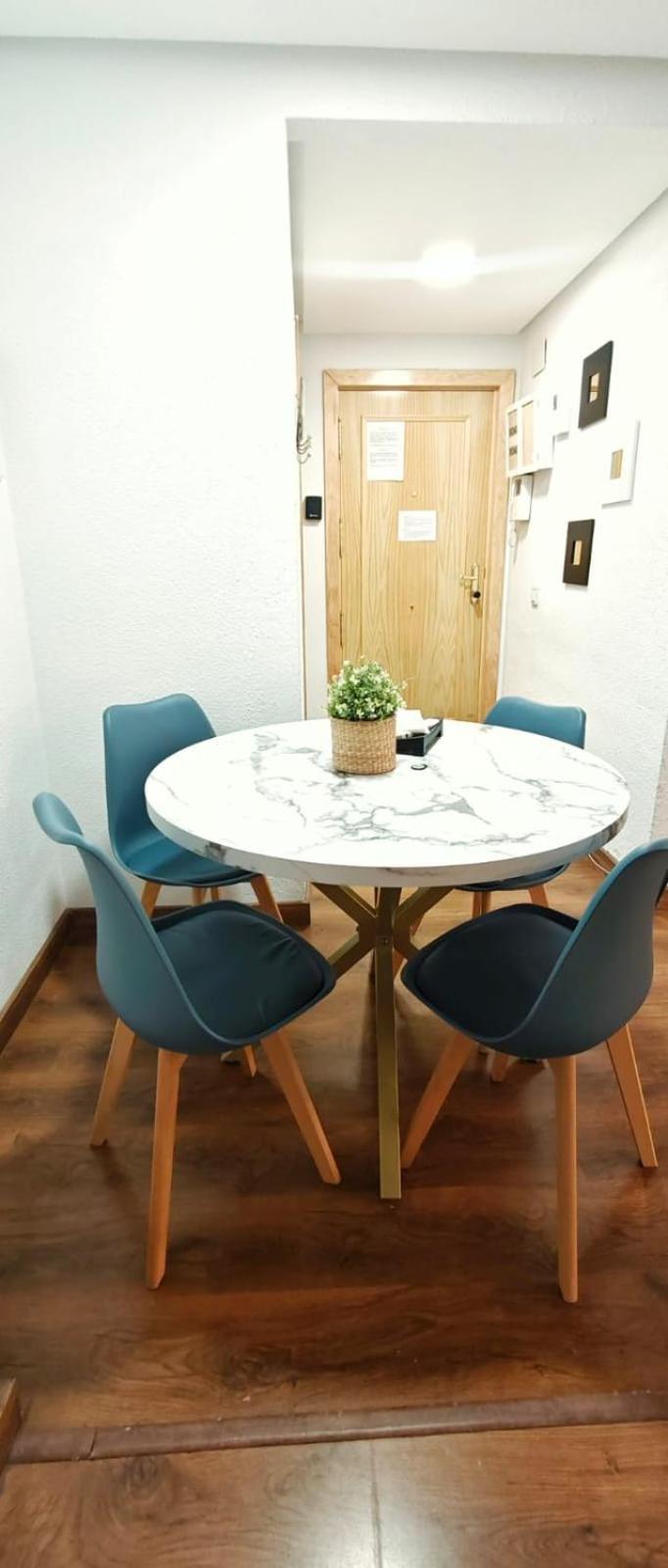 Hola Apartment *