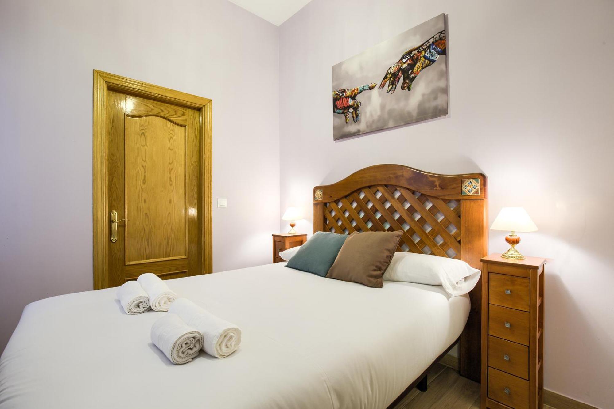 Charming Tirso De Molina Apartamento