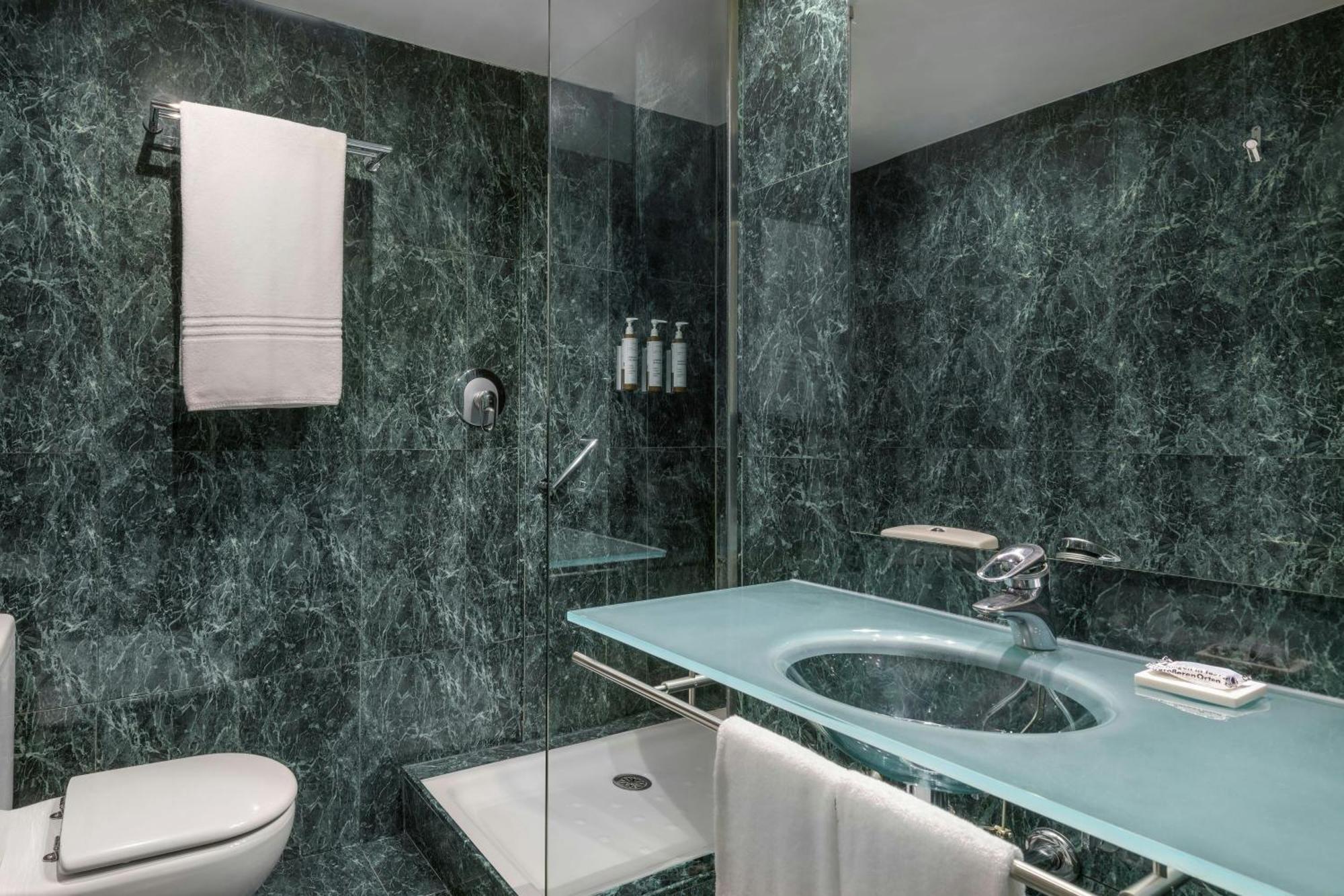 Hotel Ac Vascos By Marriott 3*
