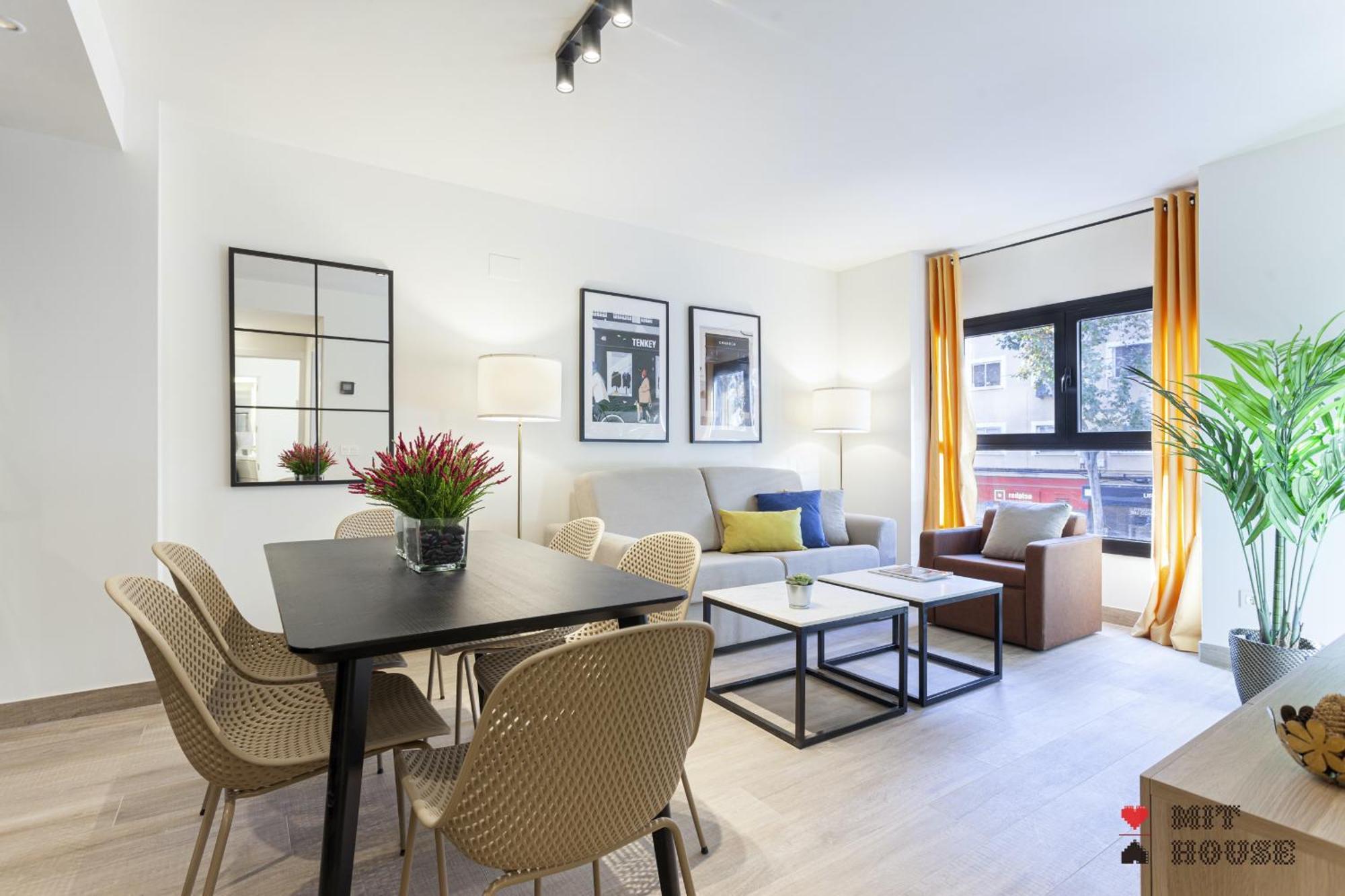 Antonio Lopez En Appartement