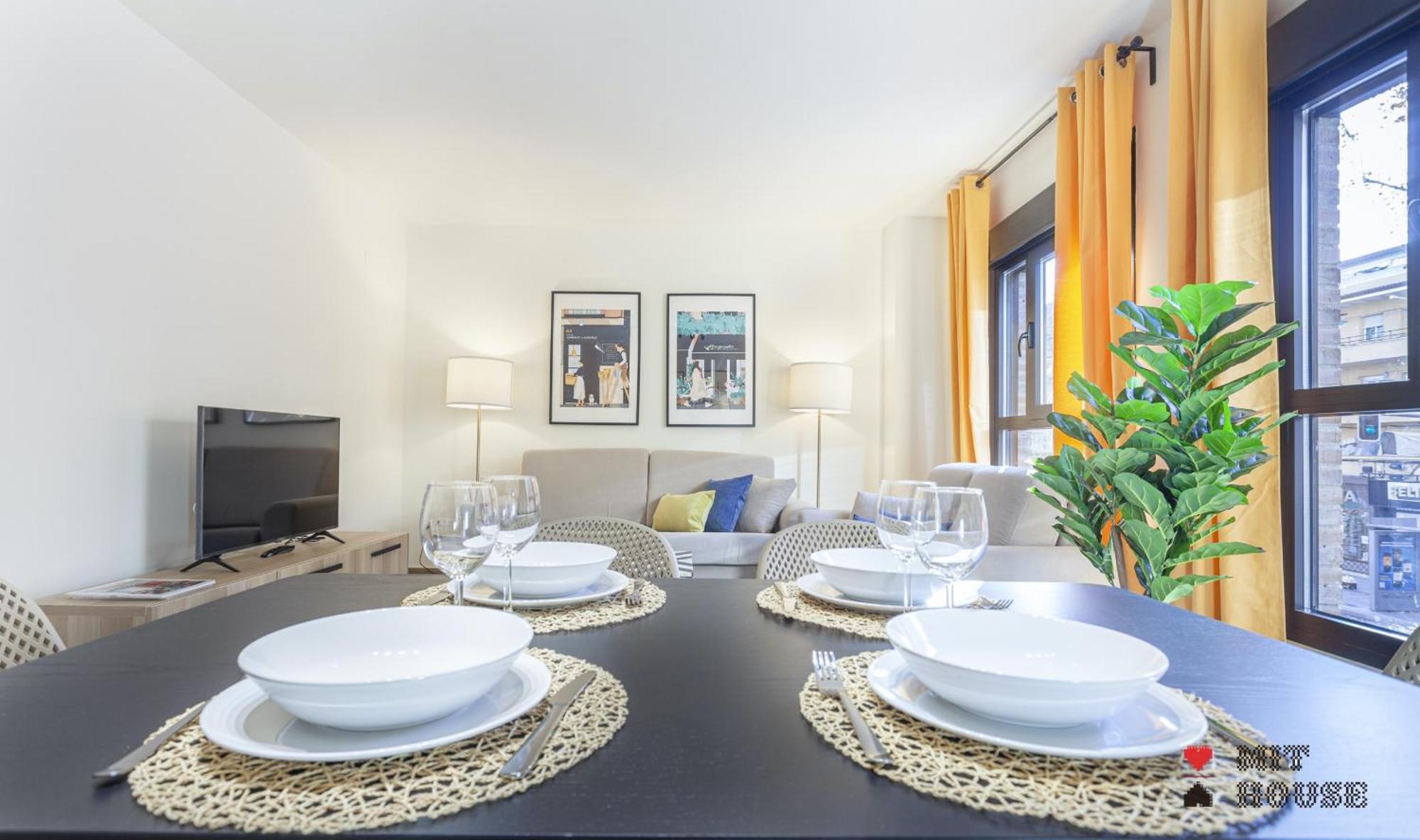 Antonio Lopez En Appartement *