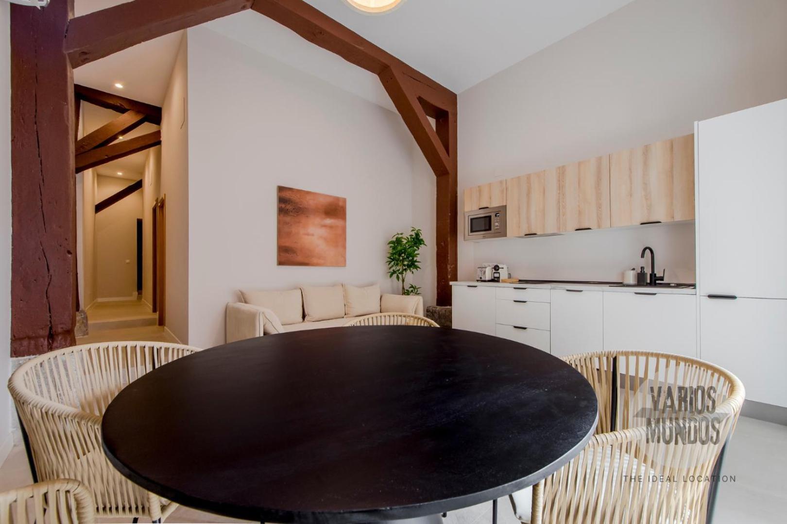 Apartamento Toque De 8 En Tesoro 6 E3