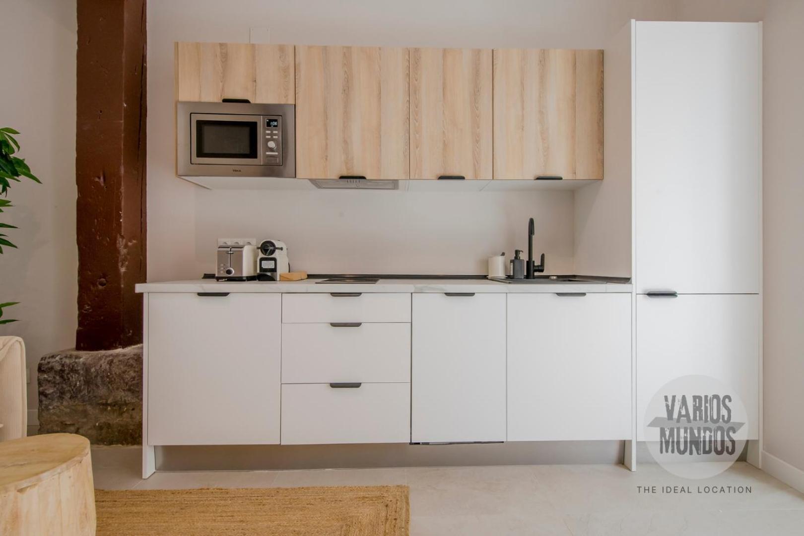 Toque De 8 En Tesoro 6 E3 Apartamento
