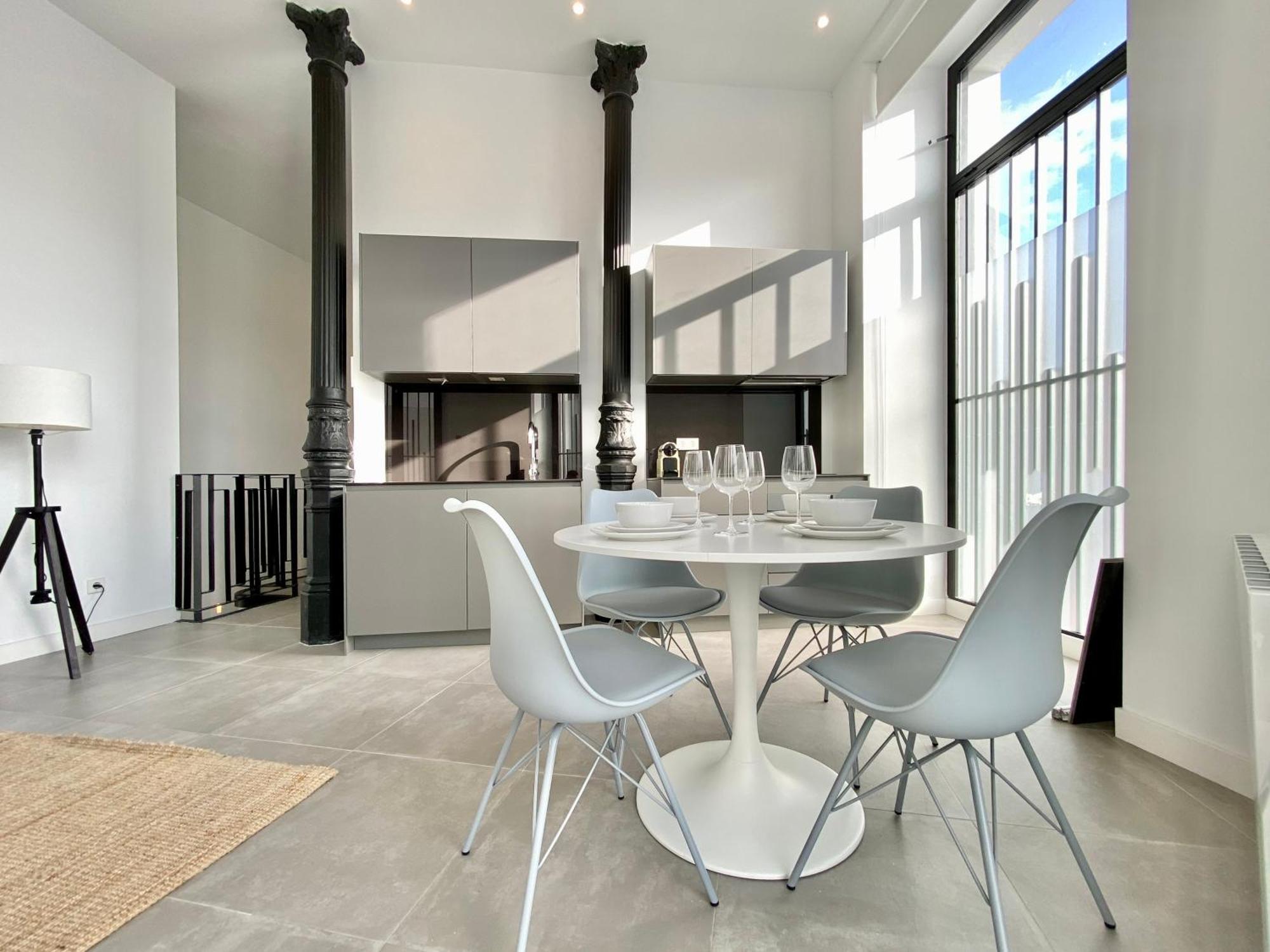 Charming Urban La Latina Apartment *