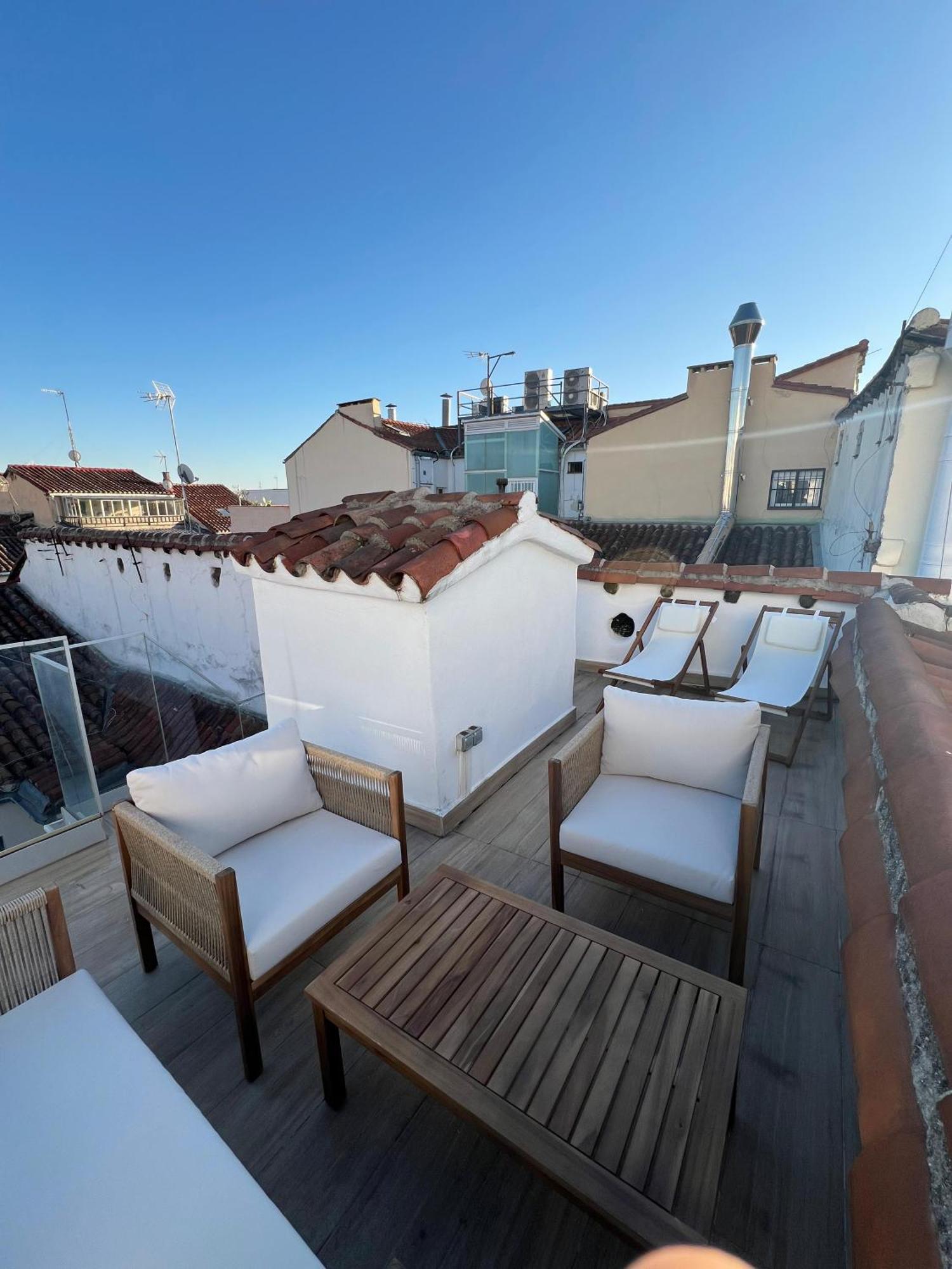 Chic Penthouse With Urban Charm & Rooftop Apartment Madrid