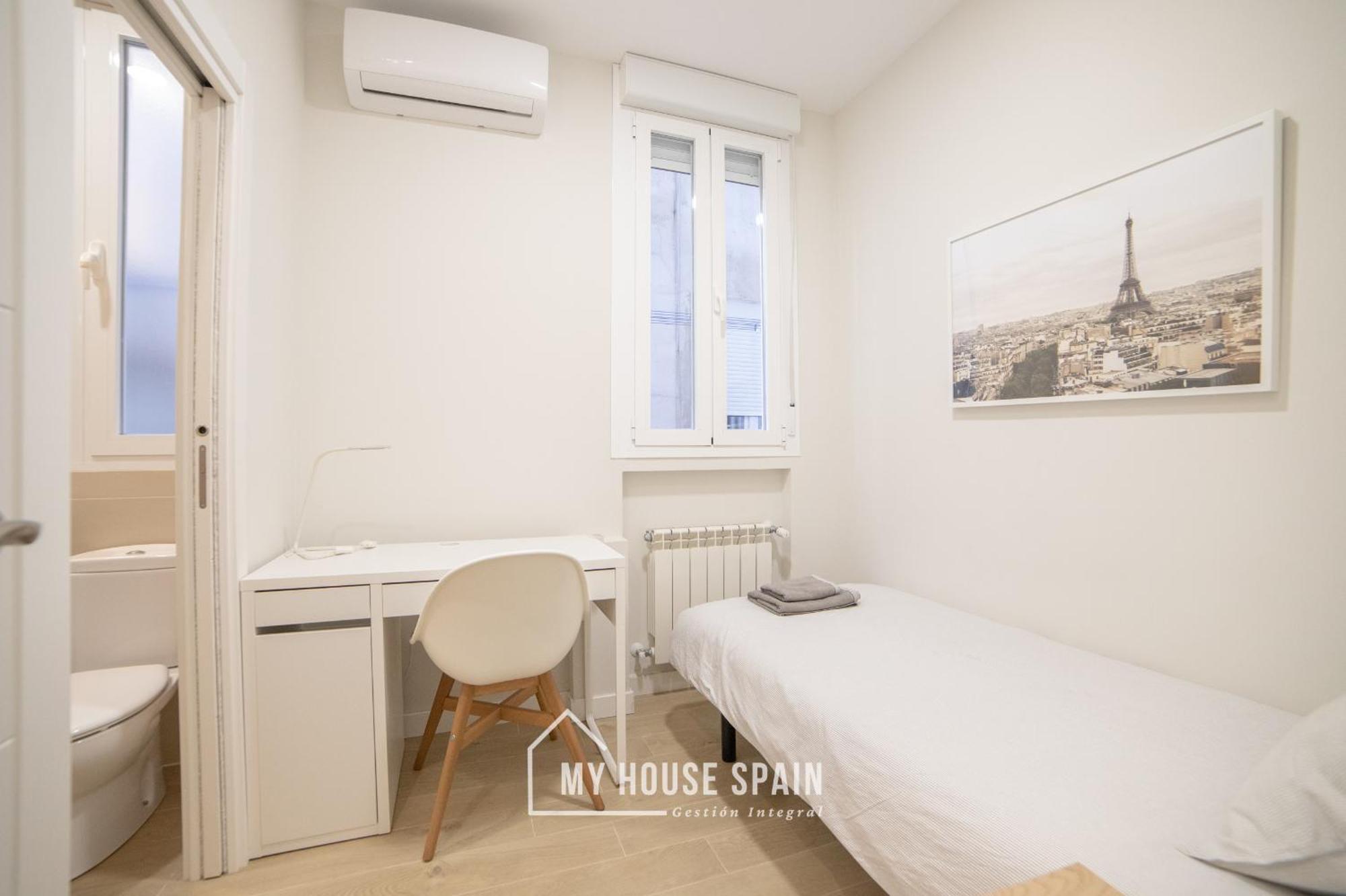 Myhousespain - Acogedor Piso Con Patio En Chamberi * Madri
