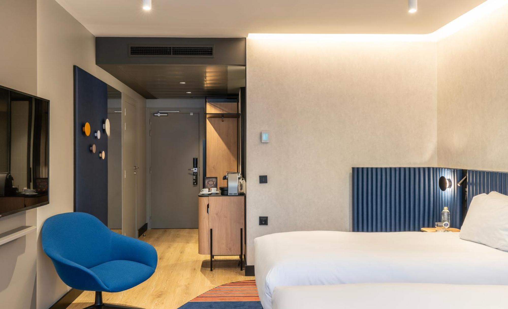 Pullman Airport & Feria Hotel 4*