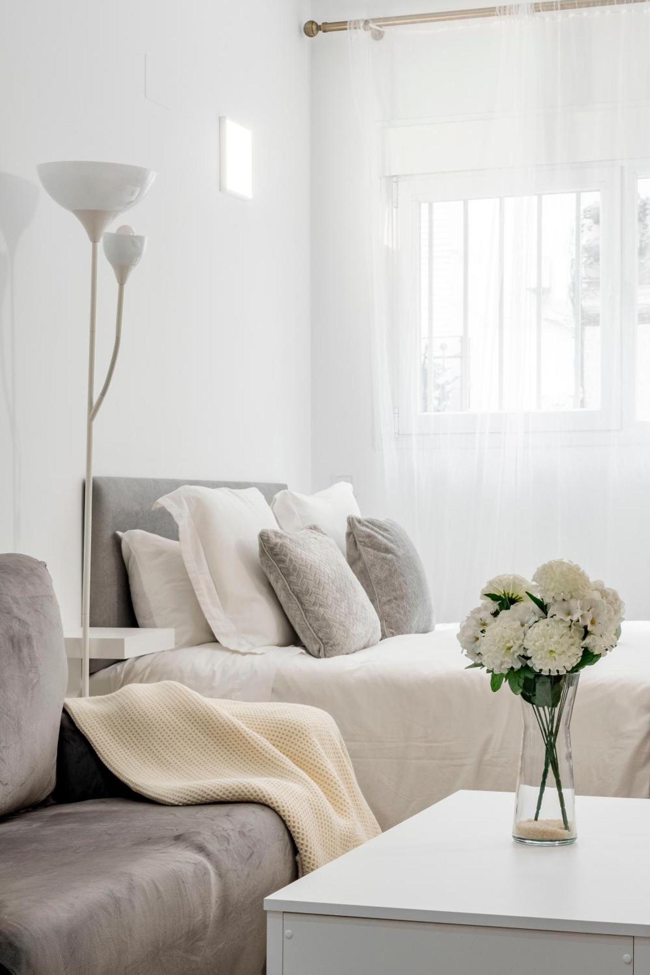 Charming Avenida America Apartment