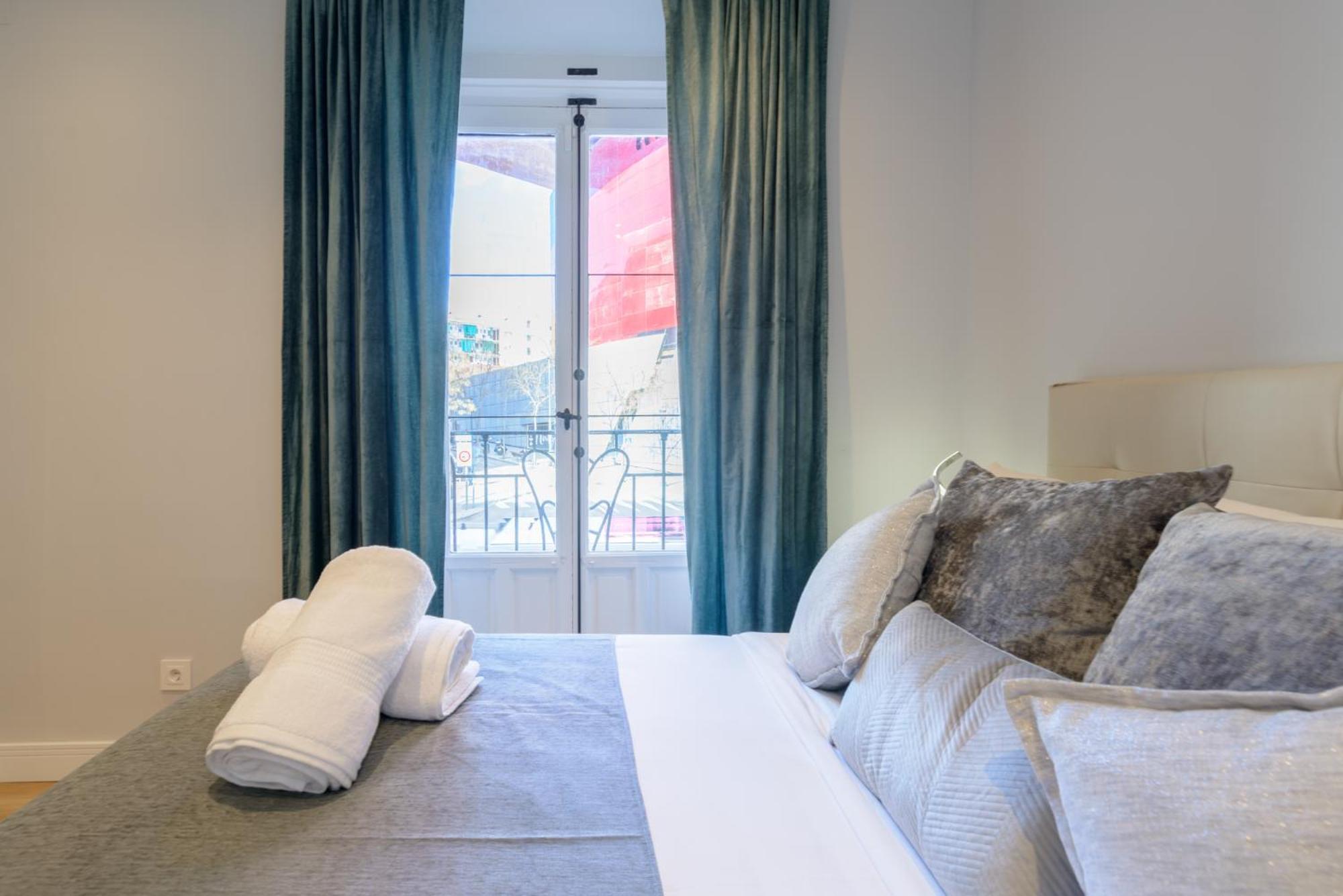 Museum Area Atocha 3br 2bth Apartamento *
