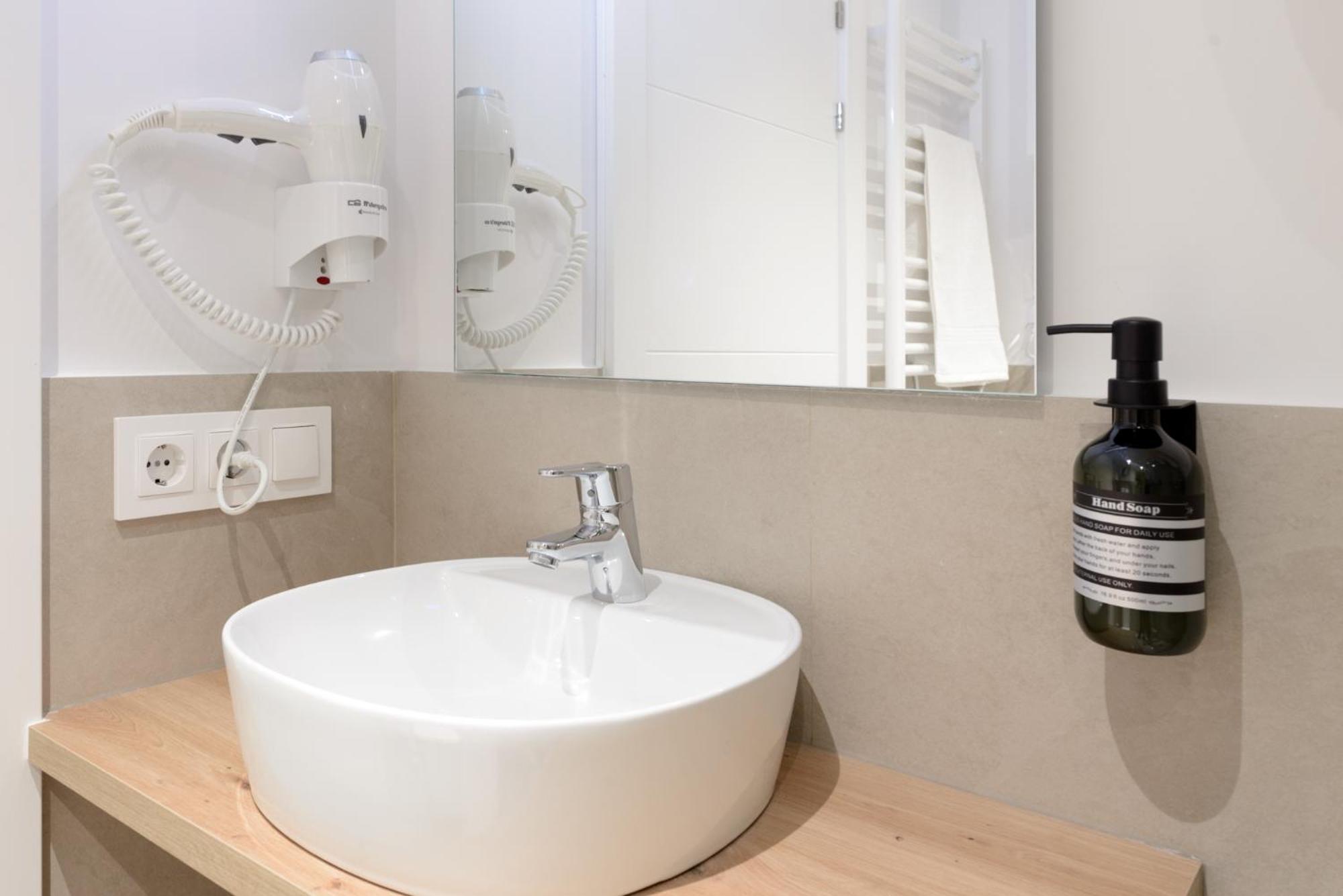 Museum Area Atocha 3br 2bth Apartamento *