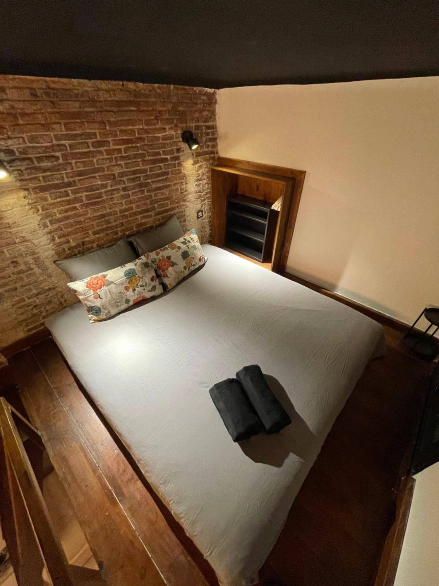 Moderno En Edificio Historico Apartment *