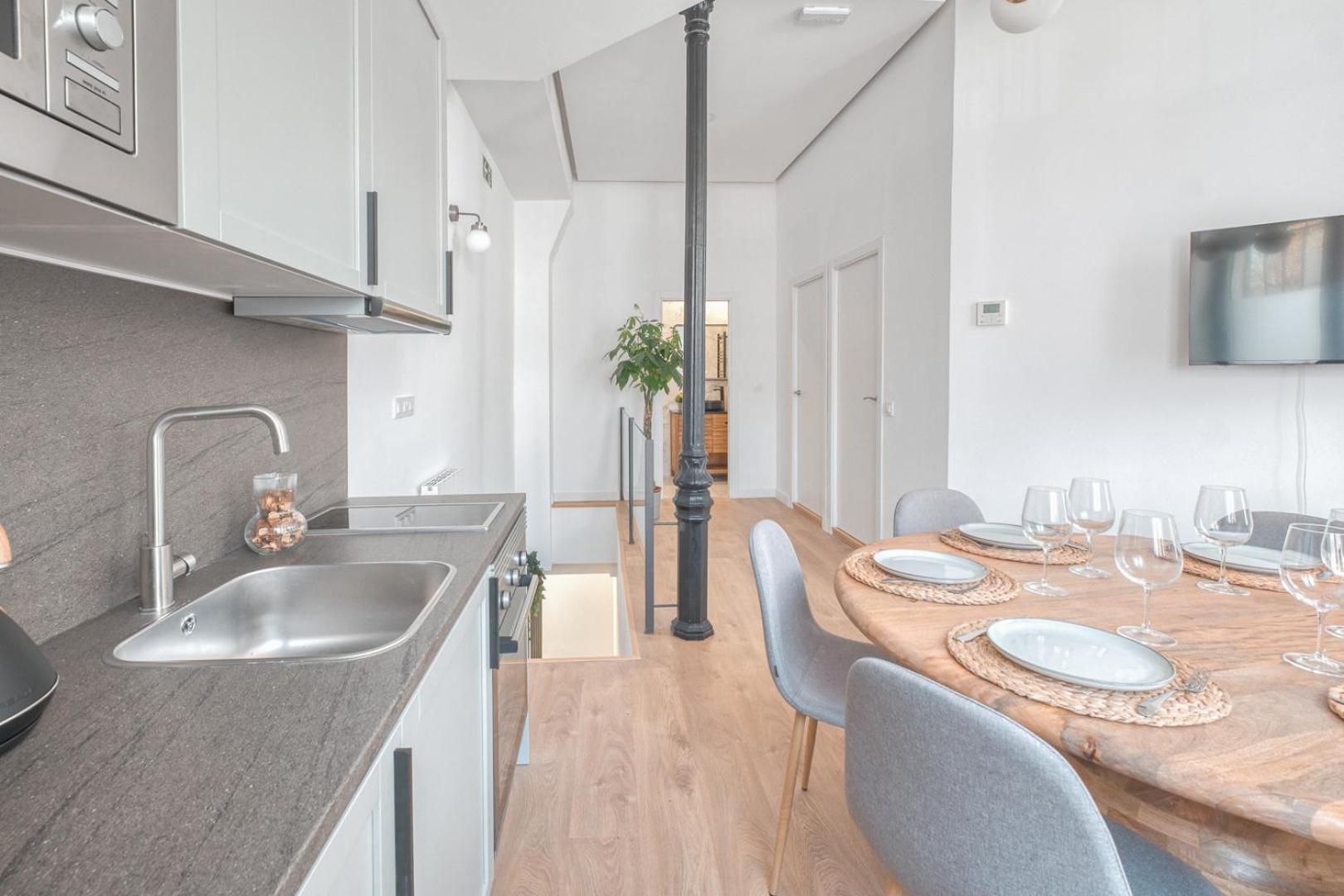 Apartamento De Diseno Nuevo En Zona Centrica 3hab 2banos Madrid