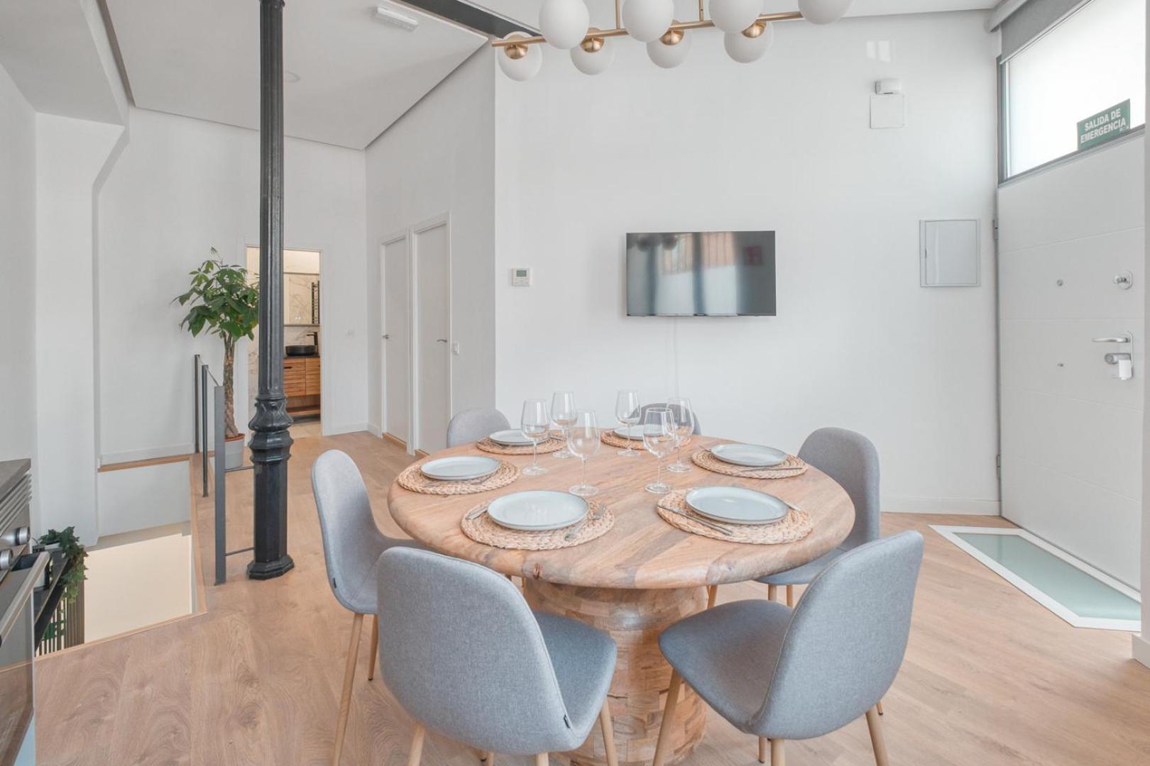 Apartamento De Diseno Nuevo En Zona Centrica 3hab 2banos Madrid