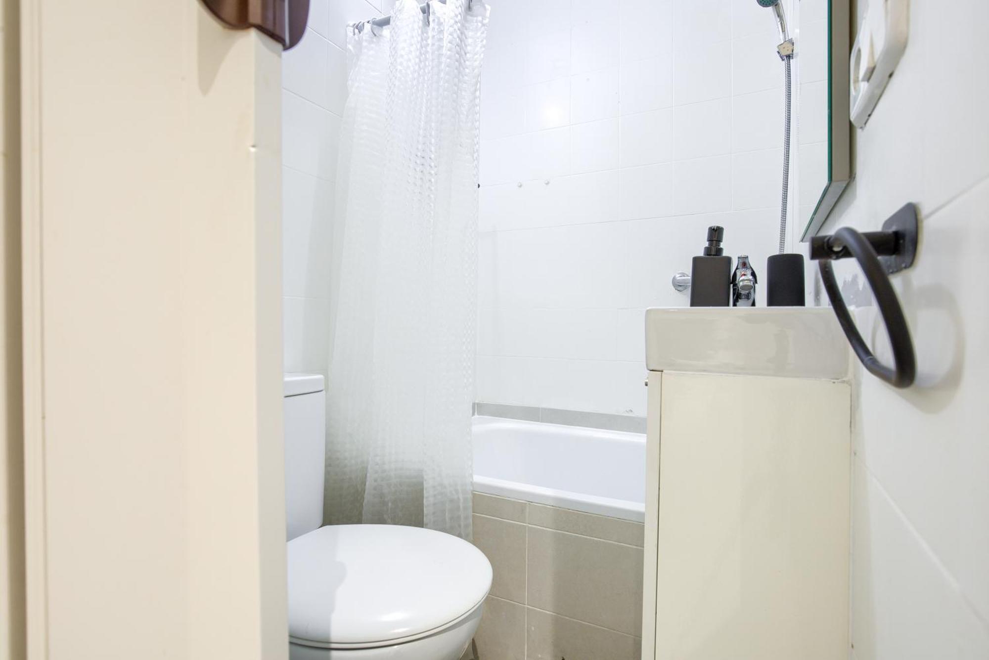 Apartamento Petit Estudio En , Centro, 2 Pax, Wi-fi & Tv *