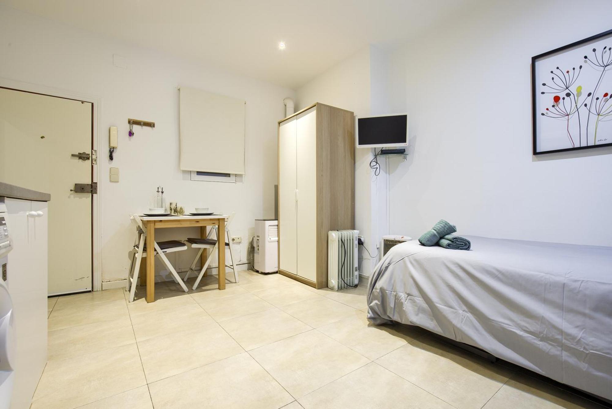 Apartamento Coqueto Estudio En Madrid, Centro, 2 Pax, Wifi & Tv *