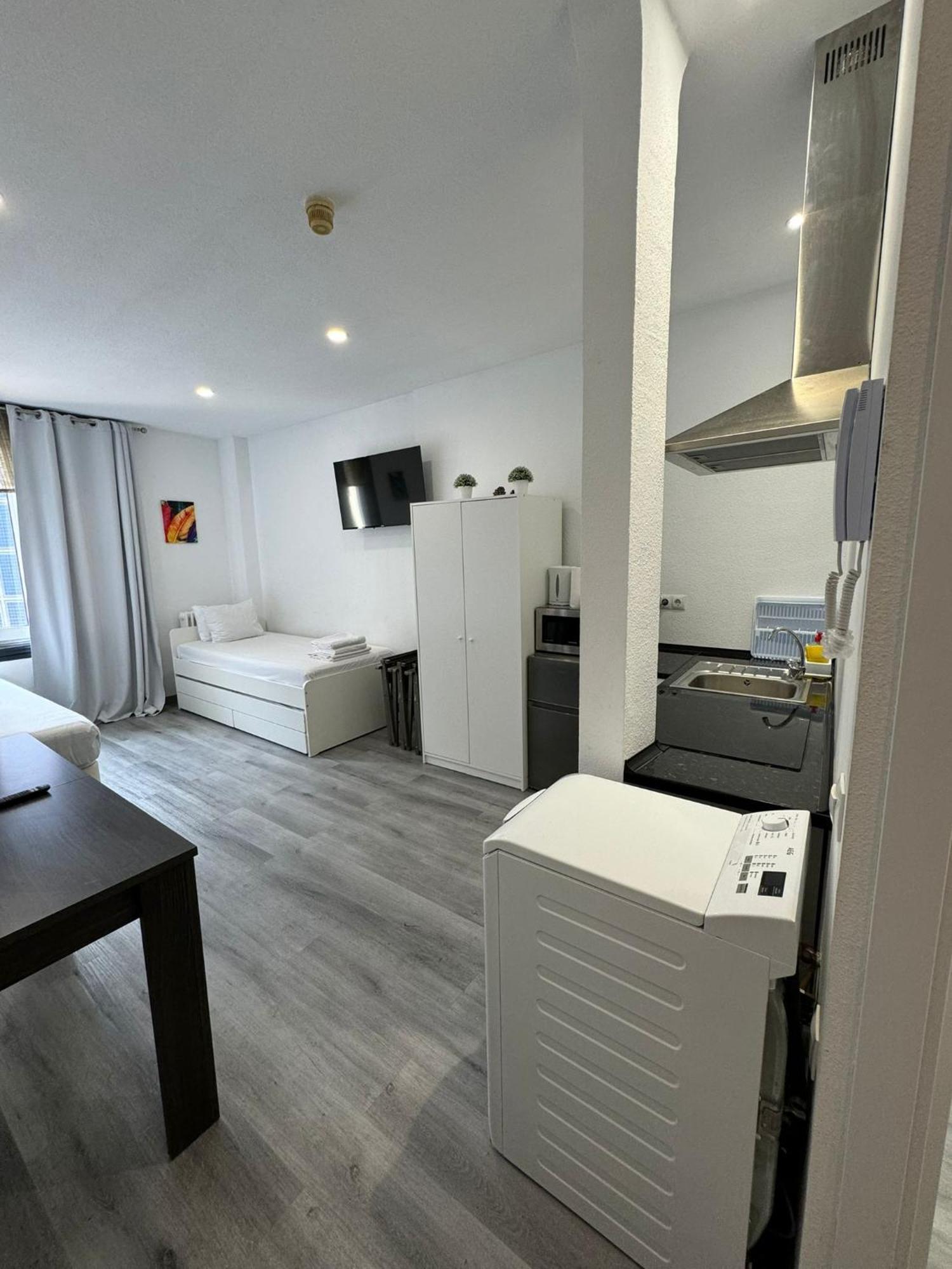 Estudio En Callao, 4 Personas