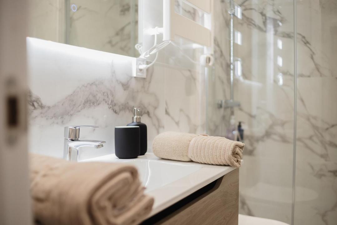 Apartamento Suits Recien Reformadas Marques De Vadillo