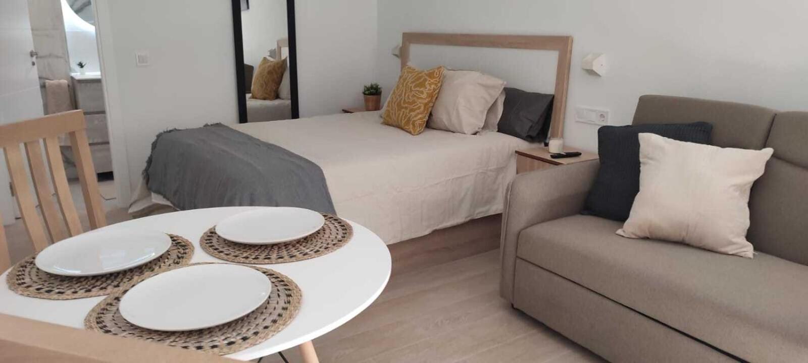 Apartamento Suits Recien Reformadas Marques De Vadillo