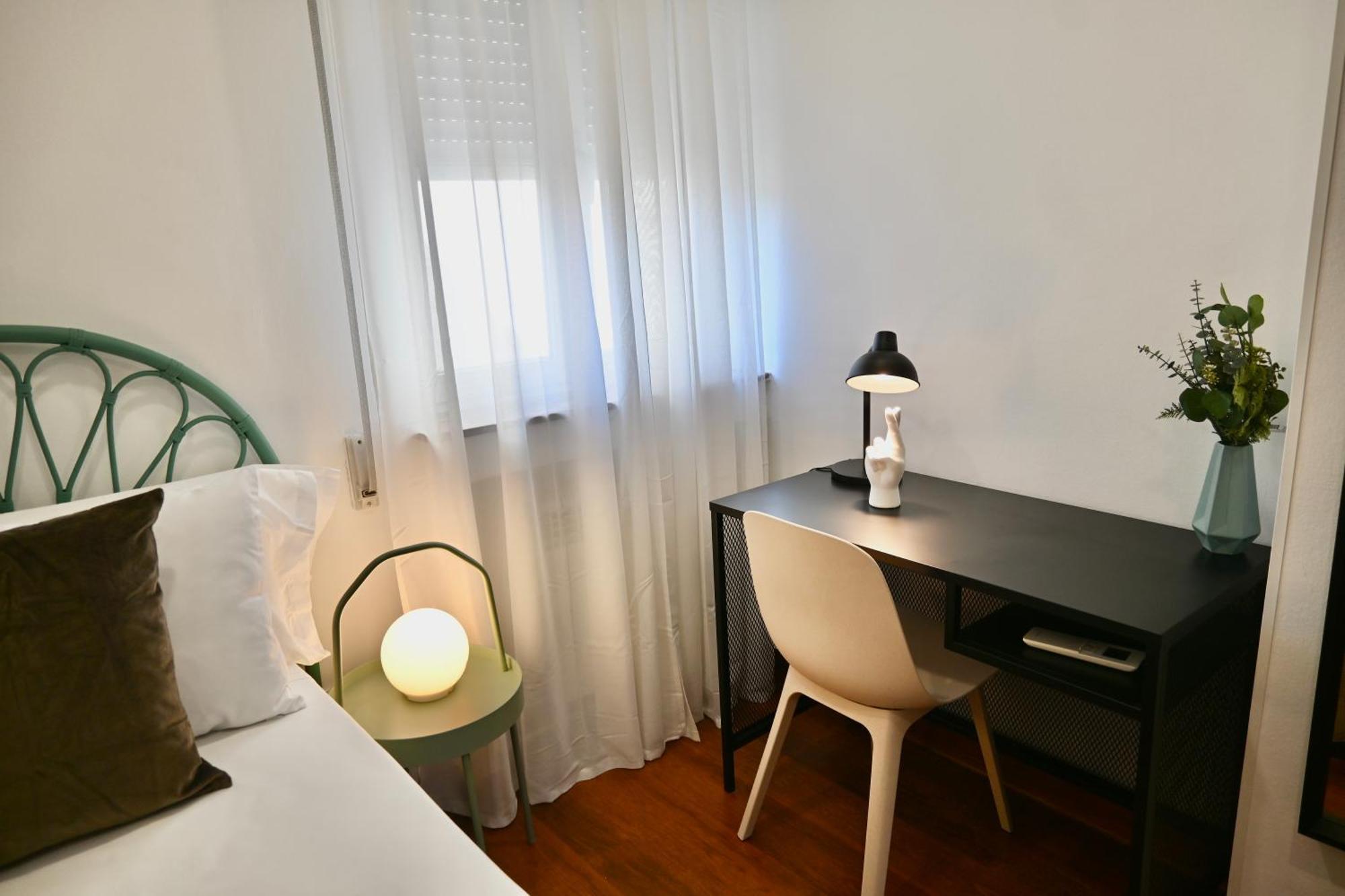 Apartment For Vivienda Temporal De Cuatro En Arganzuela Man102