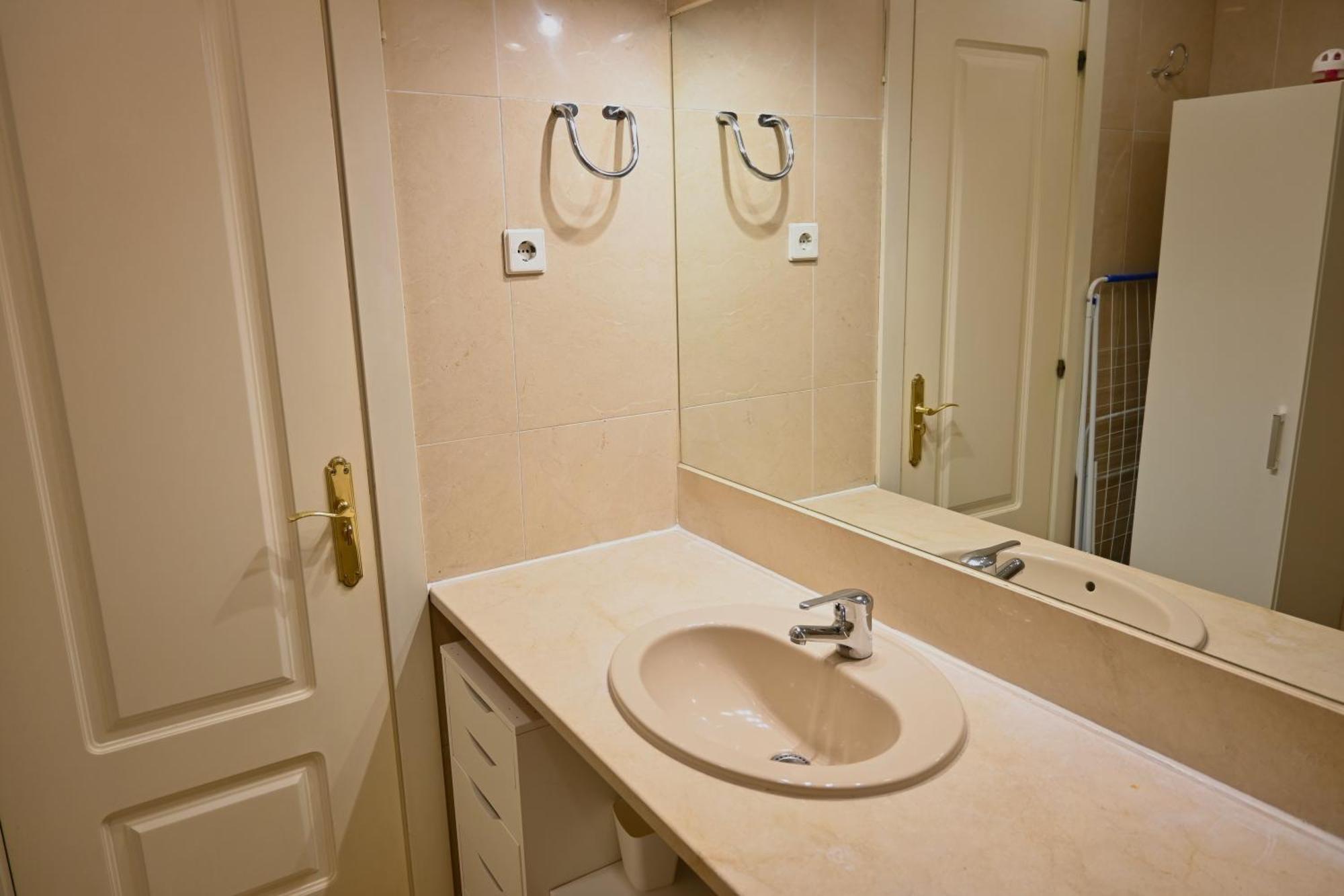 Apartamento For Luminoso Y Practico Temporal En El Barrio Del Pilar Hrl5