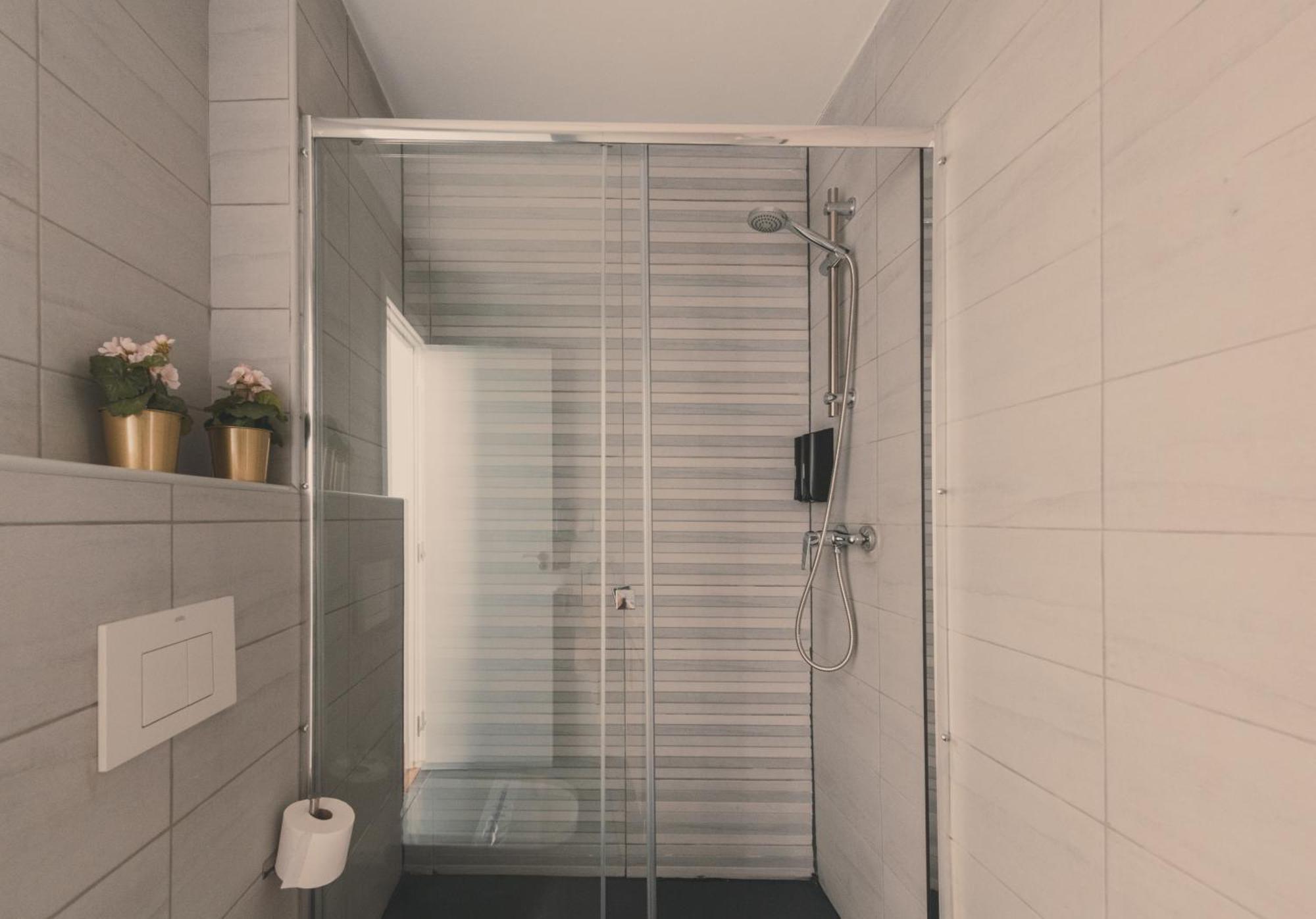 8 Rooms, 6 Bathrooms Over Gran Via Street Apartamento *