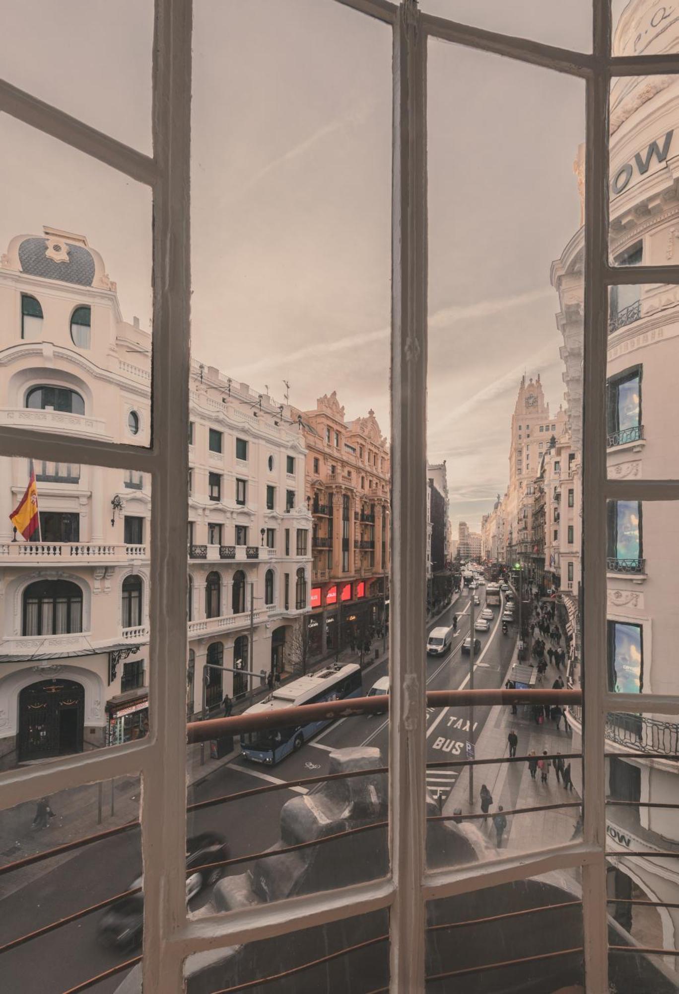 Apartamento 8 Rooms, 6 Bathrooms Over Gran Via Street Madrid