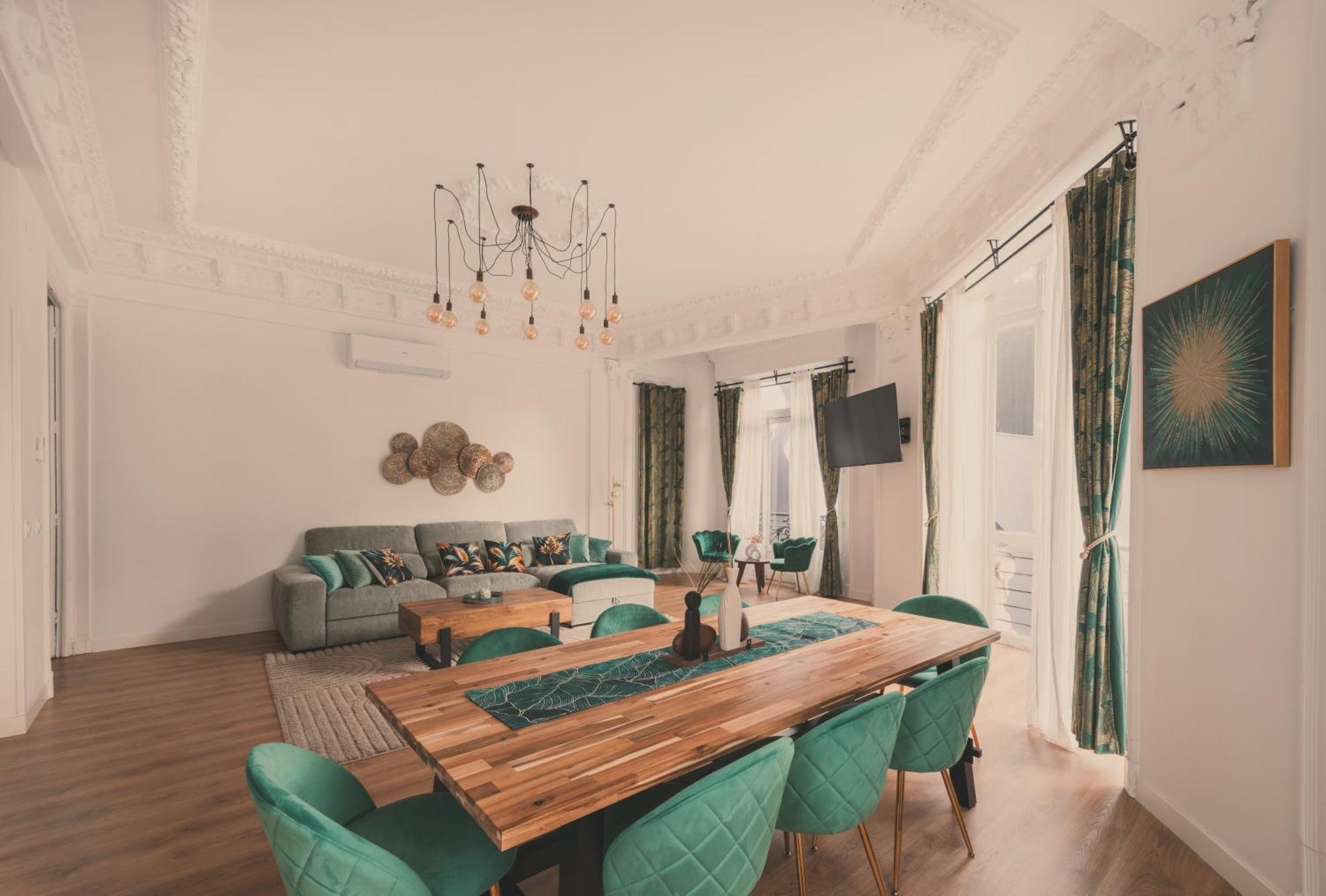 Apartamento 8 Rooms, 6 Bathrooms Over Gran Via Street Madrid