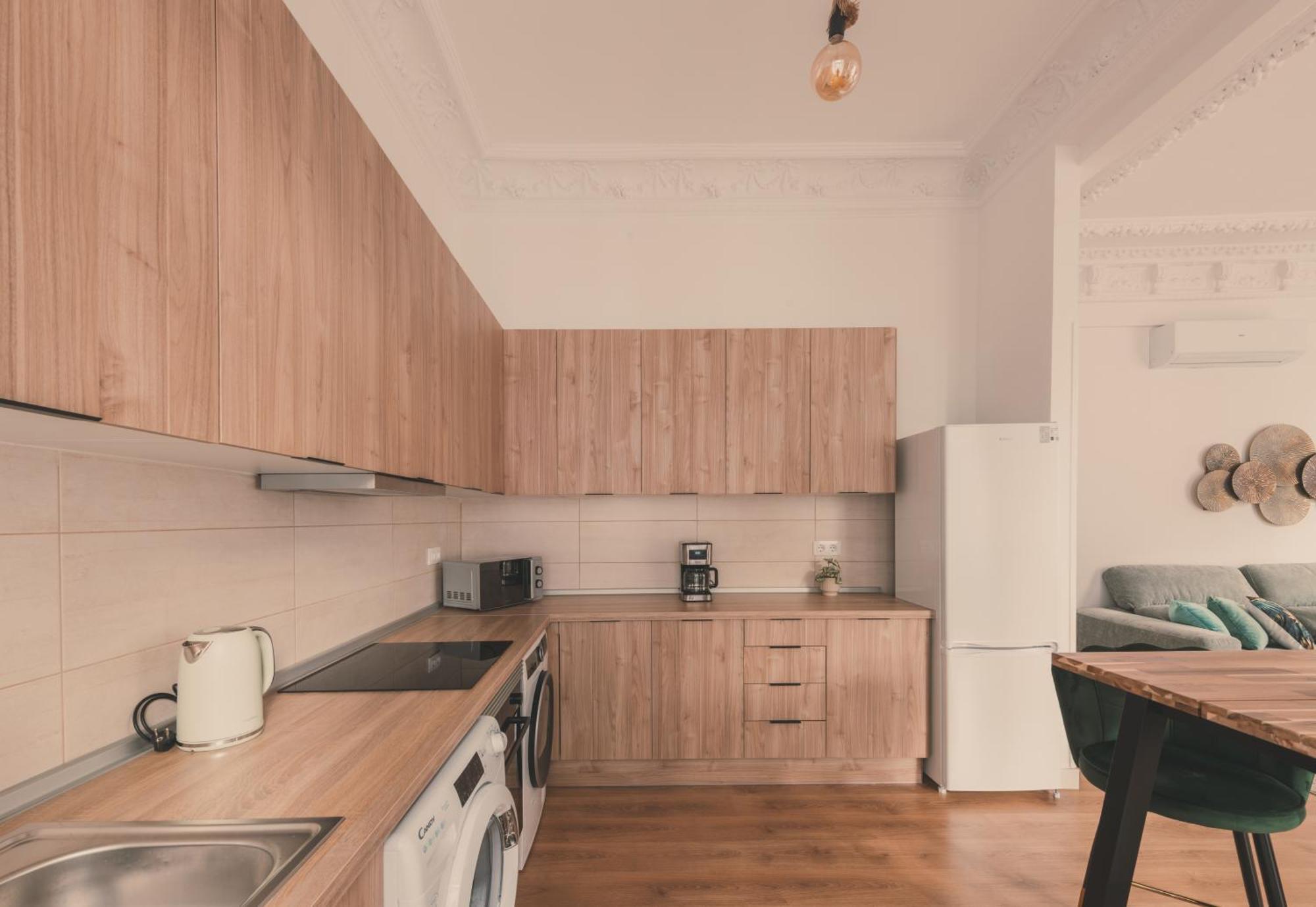 Apartamento 8 Rooms, 6 Bathrooms Over Gran Via Street Madrid