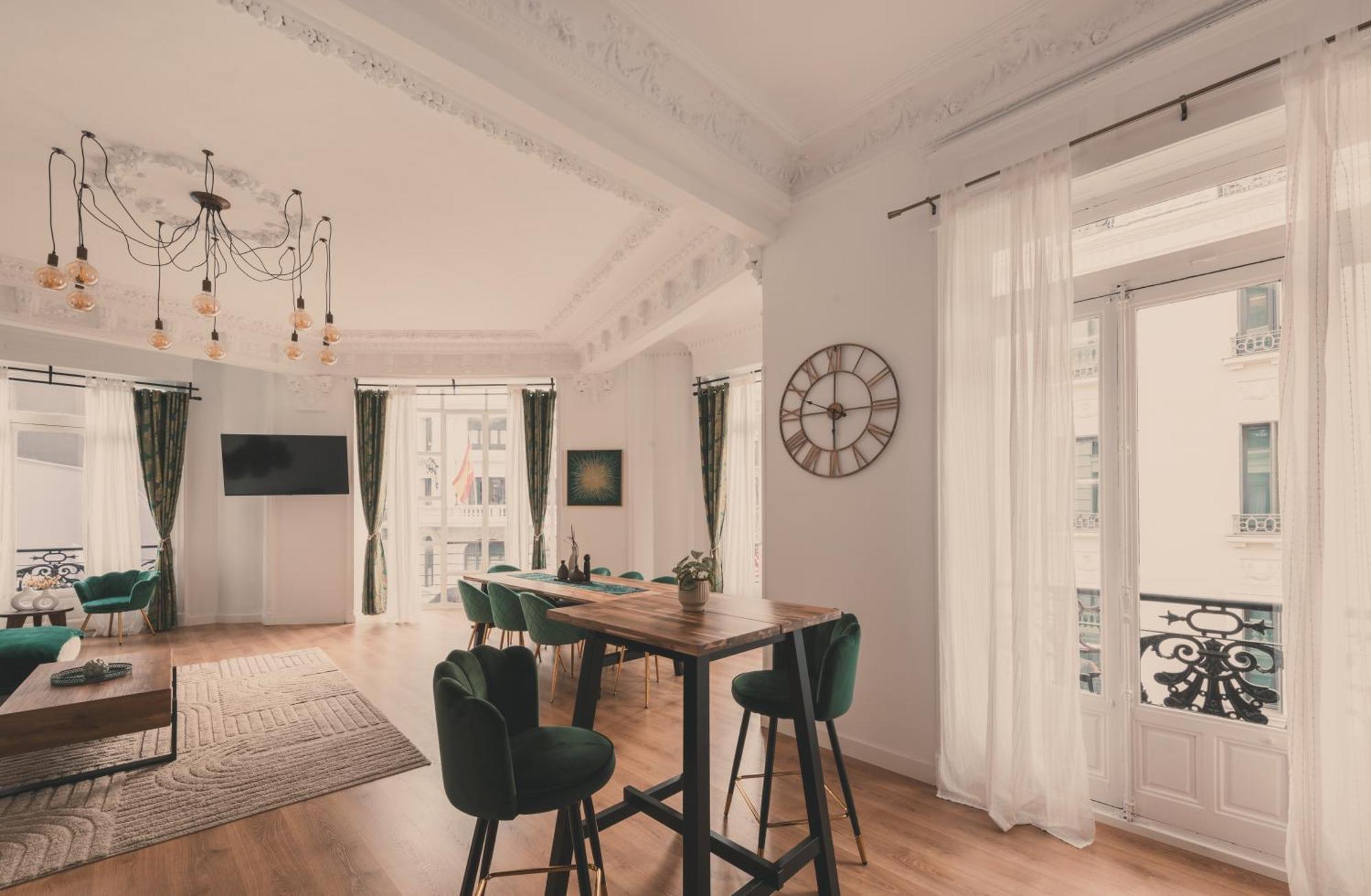 Apartamento 8 Rooms, 6 Bathrooms Over Gran Via Street Madrid