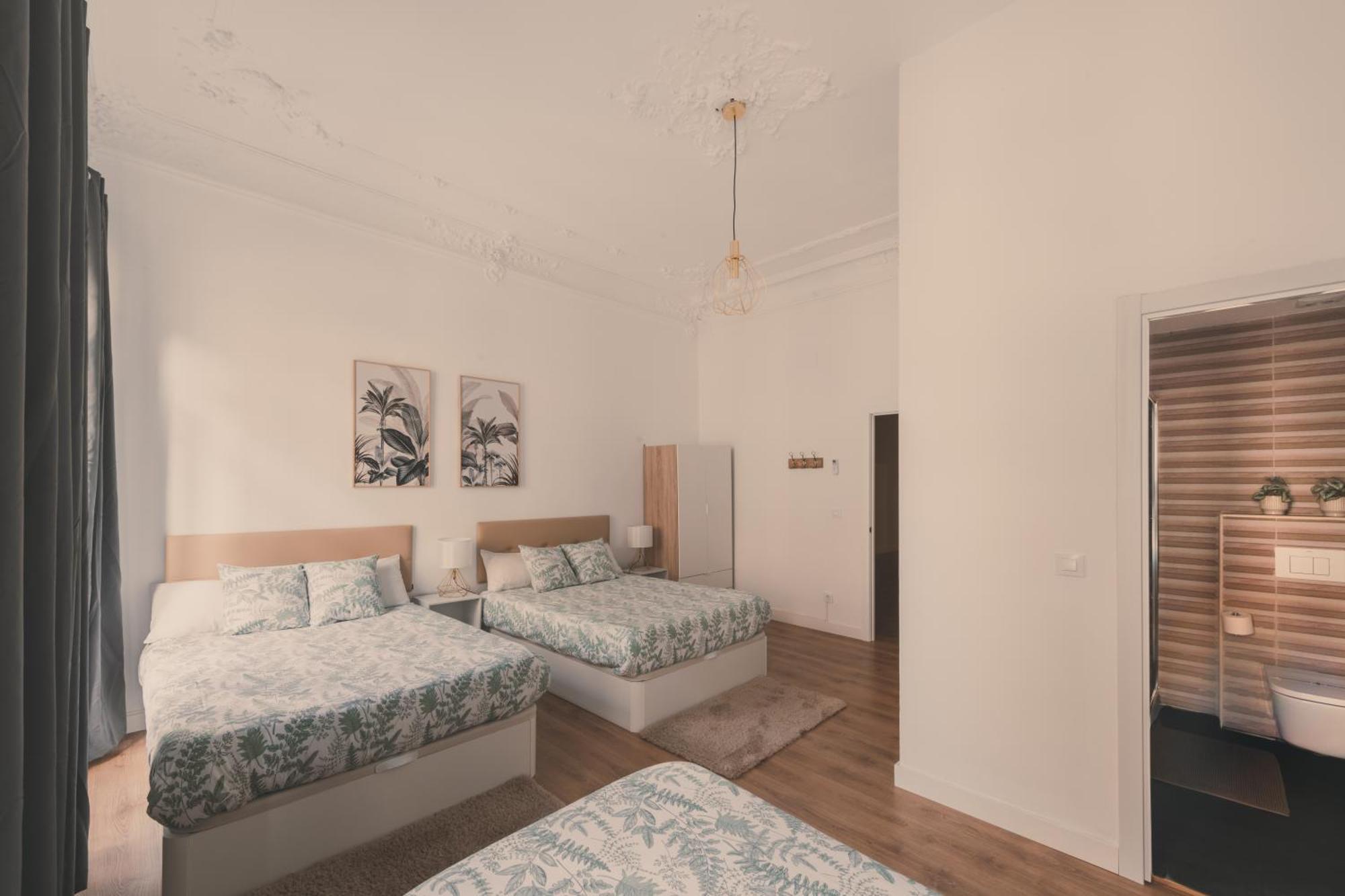 8 Rooms, 6 Bathrooms Over Gran Via Street Apartamento Madrid