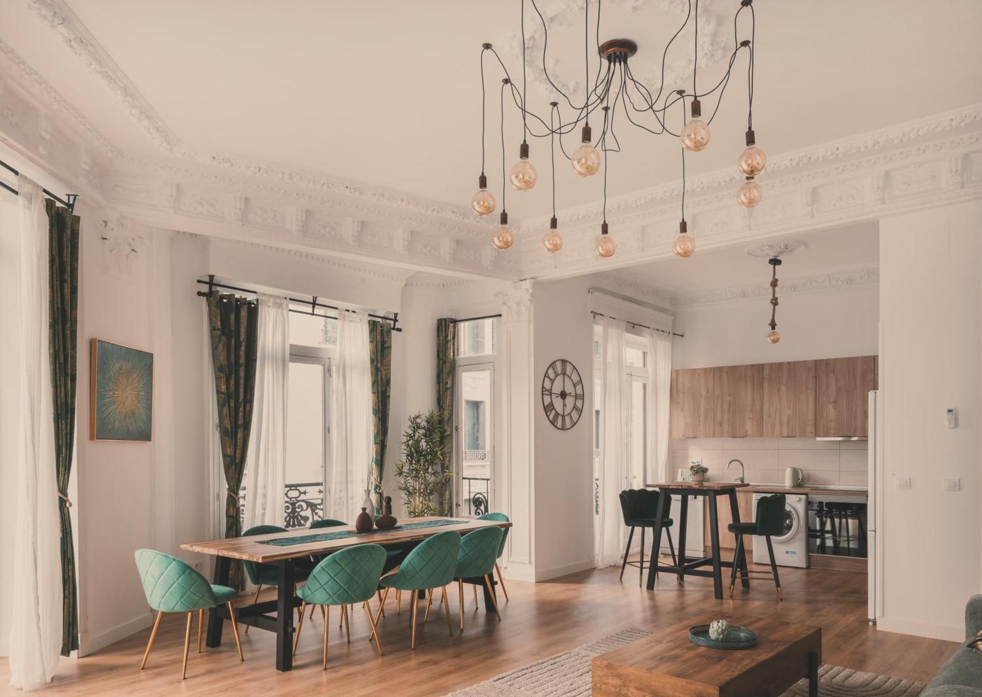 Apartamento 8 Rooms, 6 Bathrooms Over Gran Via Street Madrid