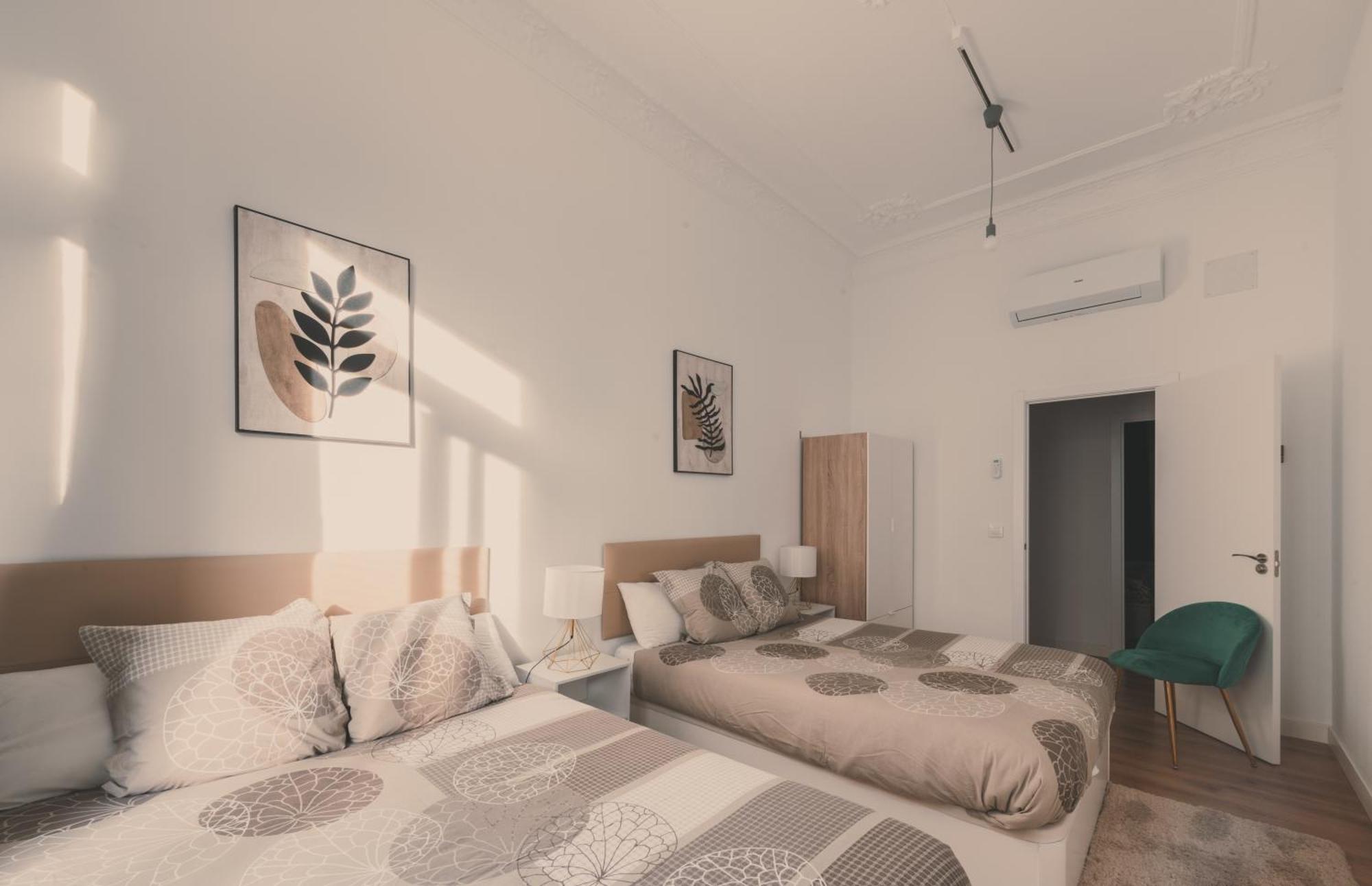 8 Rooms, 6 Bathrooms Over Gran Via Street Apartamento Madrid