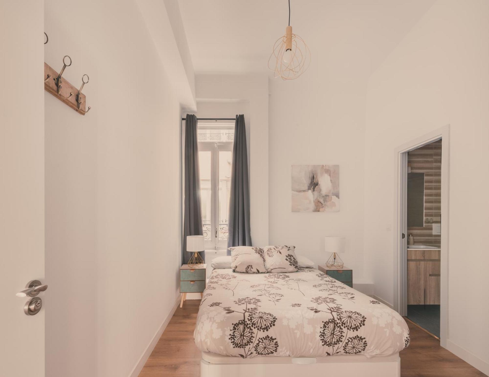 8 Rooms, 6 Bathrooms Over Gran Via Street Apartamento Madrid