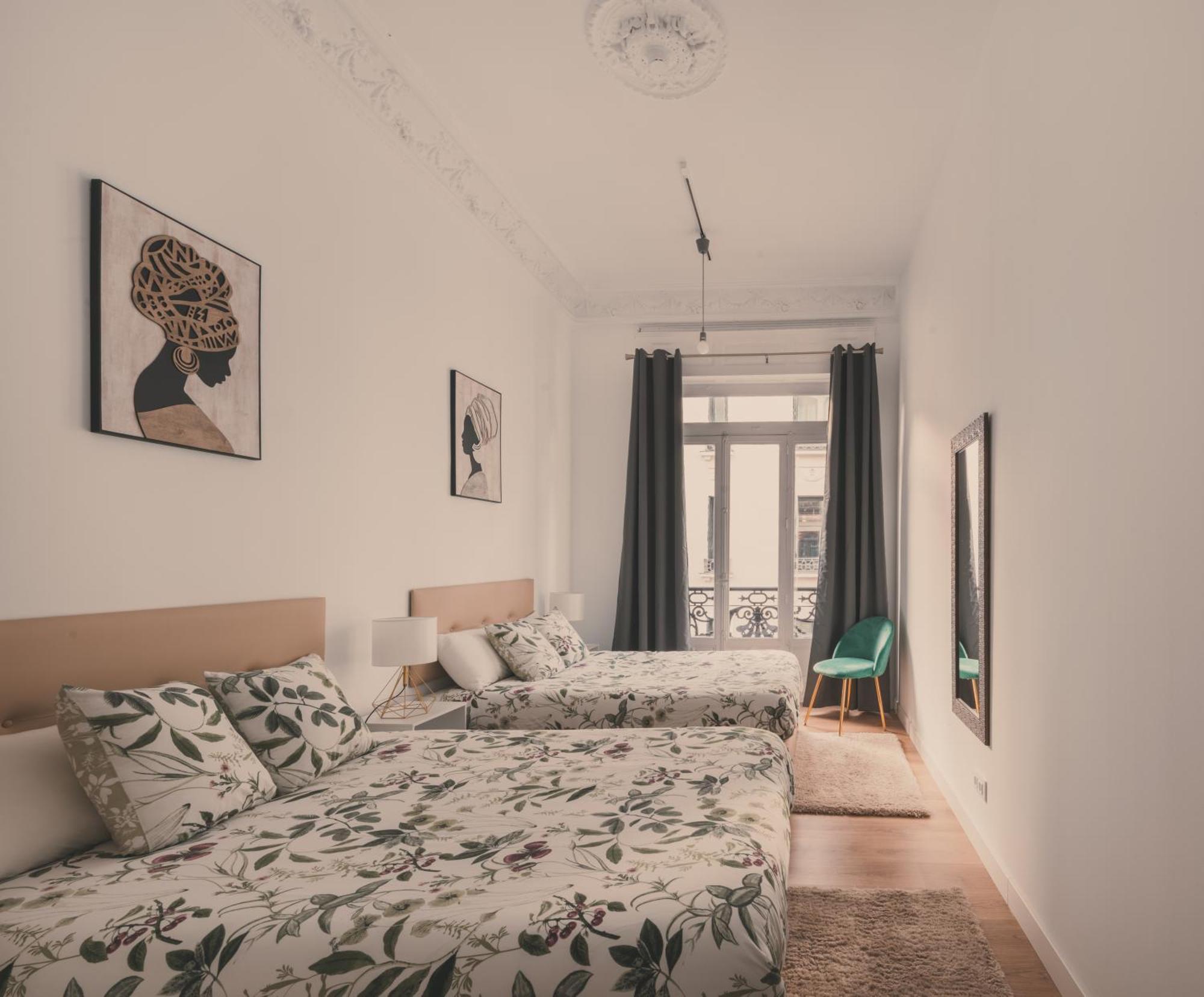 Apartamento 8 Rooms, 6 Bathrooms Over Gran Via Street Madrid