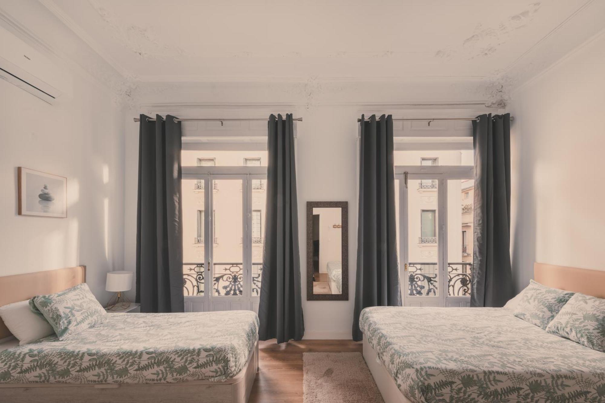 Apartamento 8 Rooms, 6 Bathrooms Over Gran Via Street Madrid