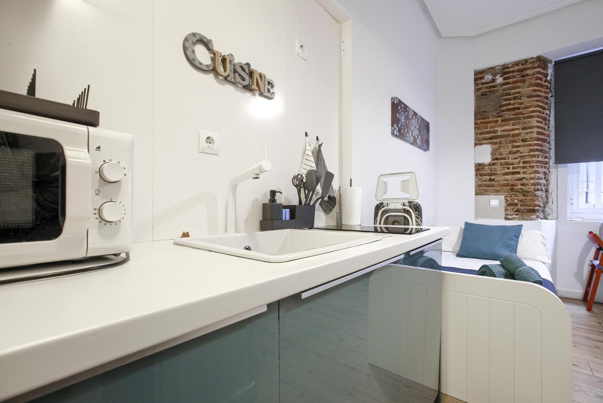 Intimo Estudio En Madrid, Centro, 2pax, Wifi & Tv Madri