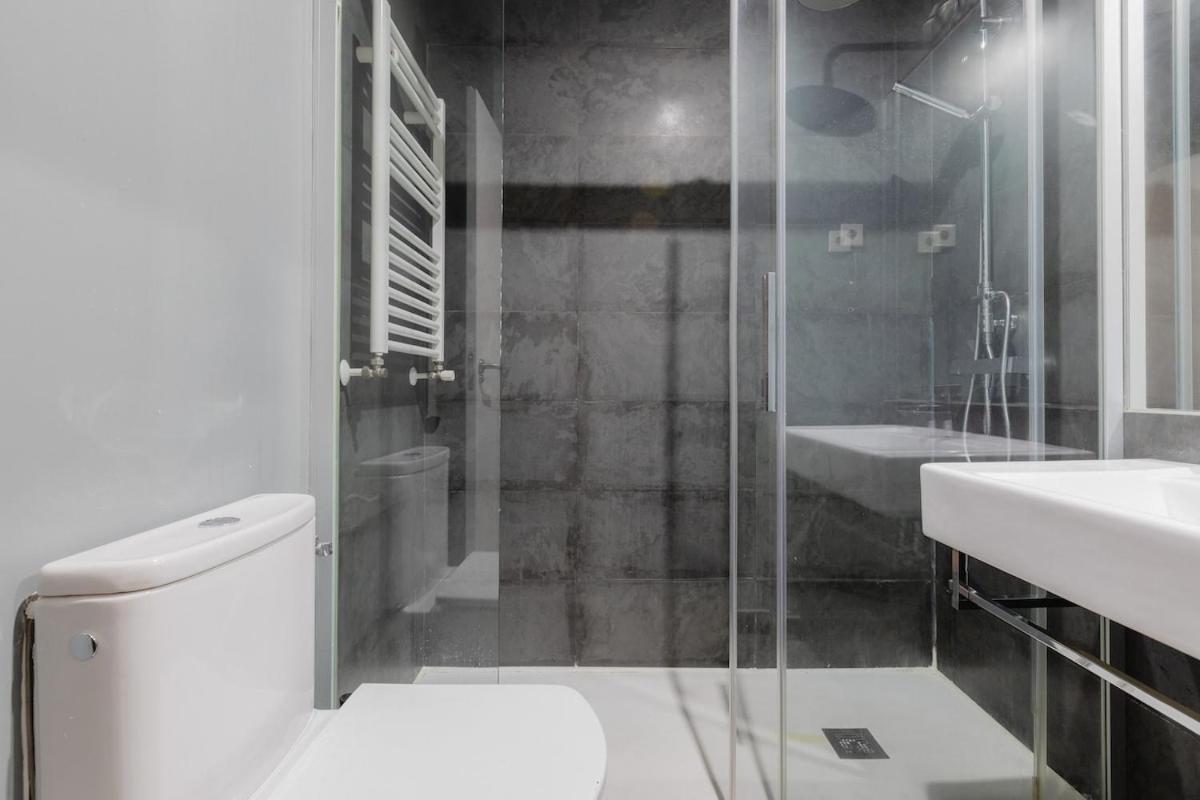 Apartment Cozy Modern In Madrid