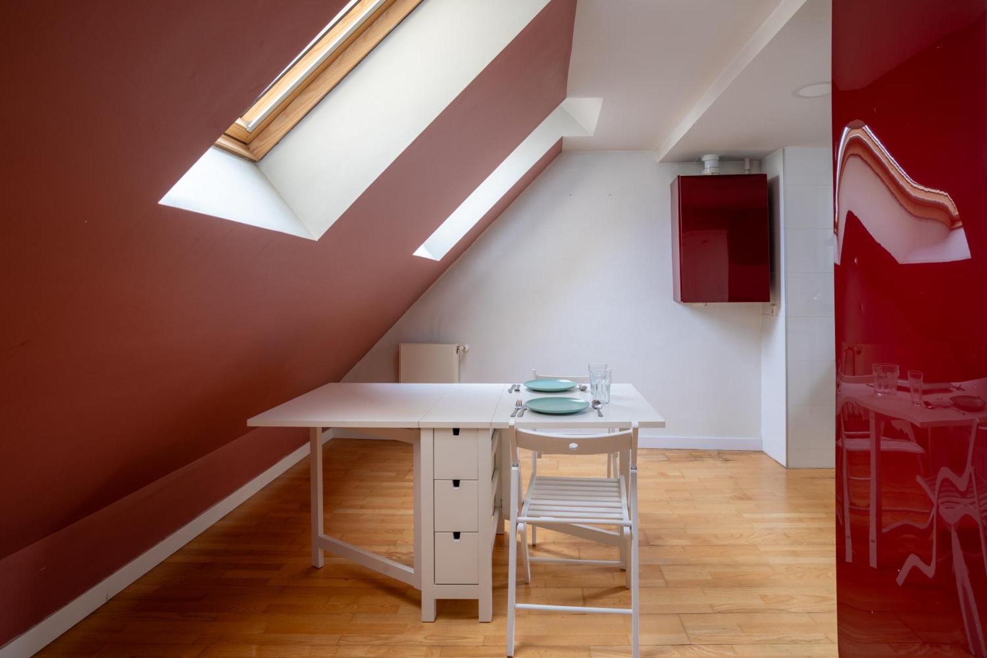 Apartment Cozy Modern In Madrid