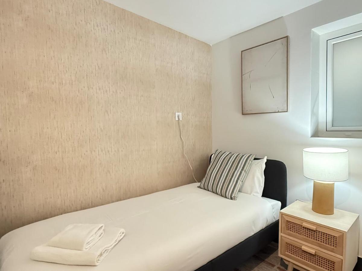 Apartamento Boho Royal Retreat Steps From The Royal Palace Madrid