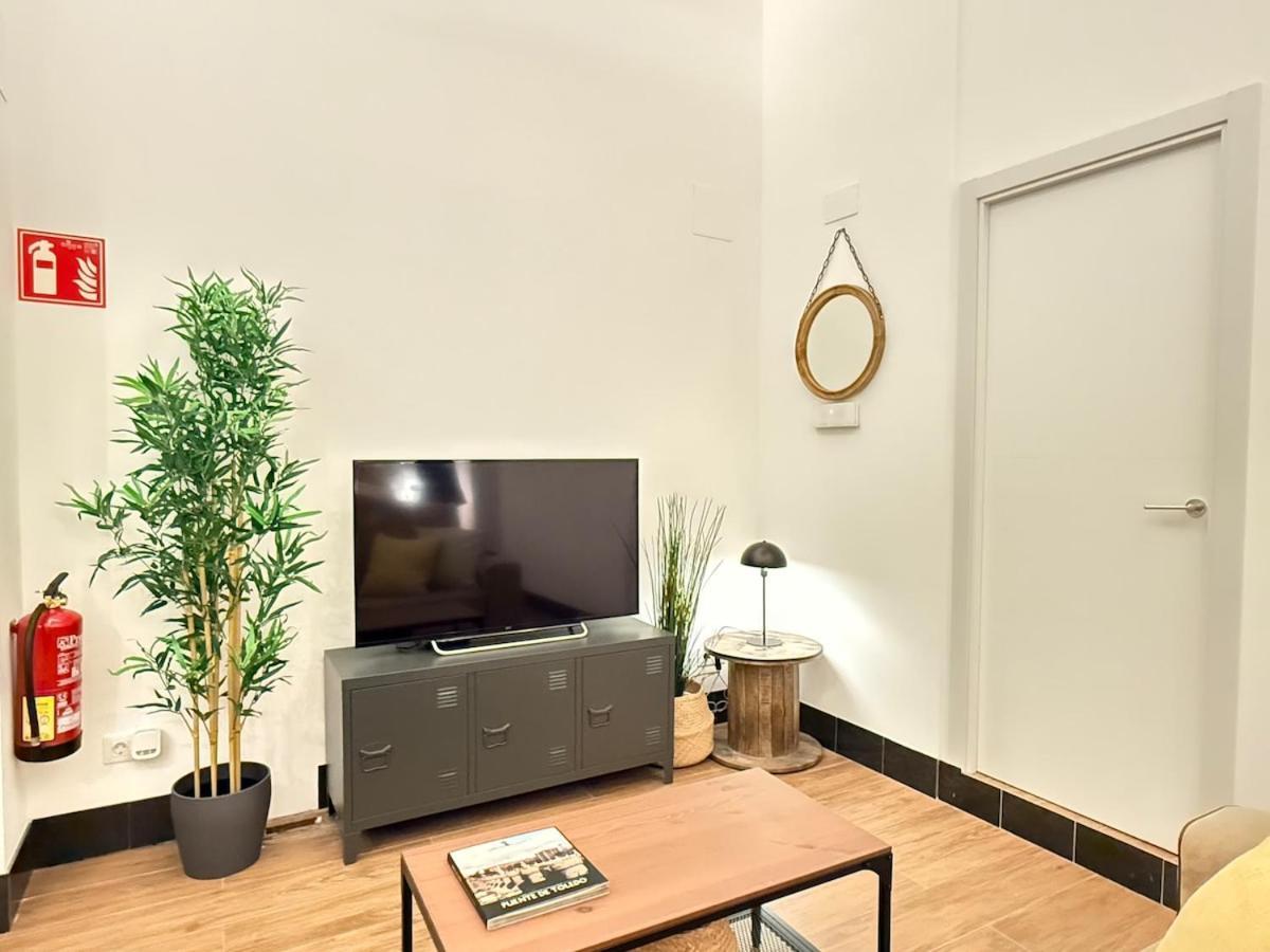 Boho Royal Retreat Steps From The Royal Palace Apartamento Madrid