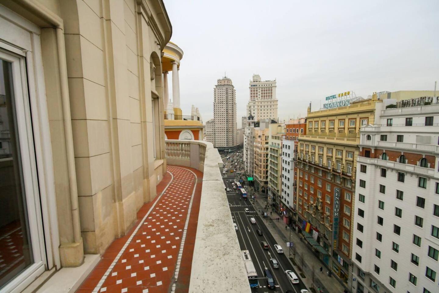 Con Terraza A Gran Via Y Palacio Real Apartment *
