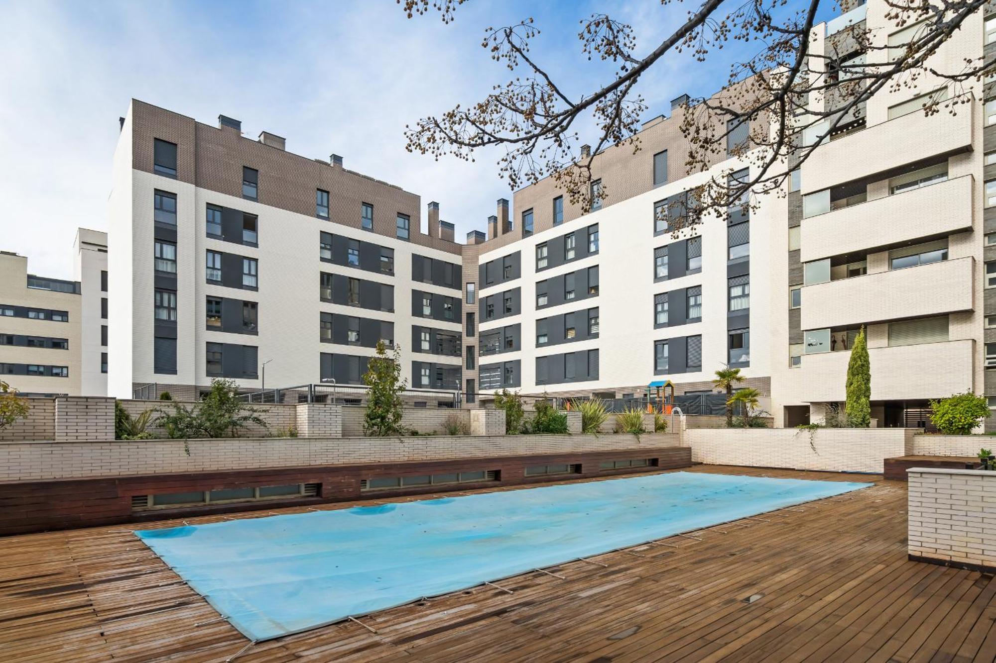 Apartamento Con Garaje En Ensanche De Vallecas Alquiler Temporal Madrid