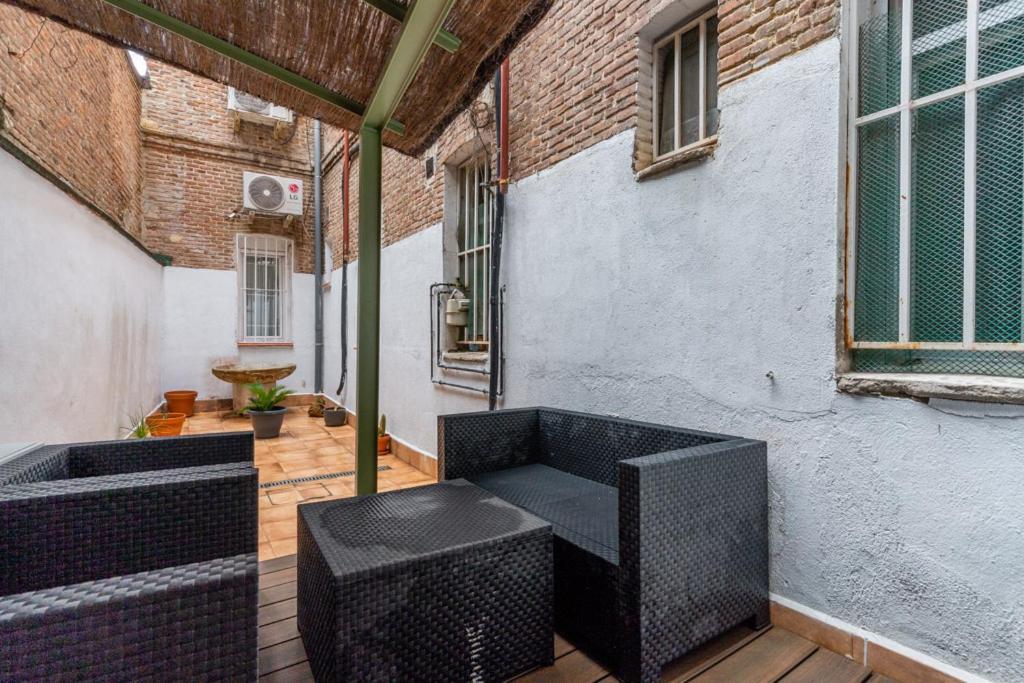Modern Cozy With Yard - 1bd 1bath - Metro Tetuan * Madrid