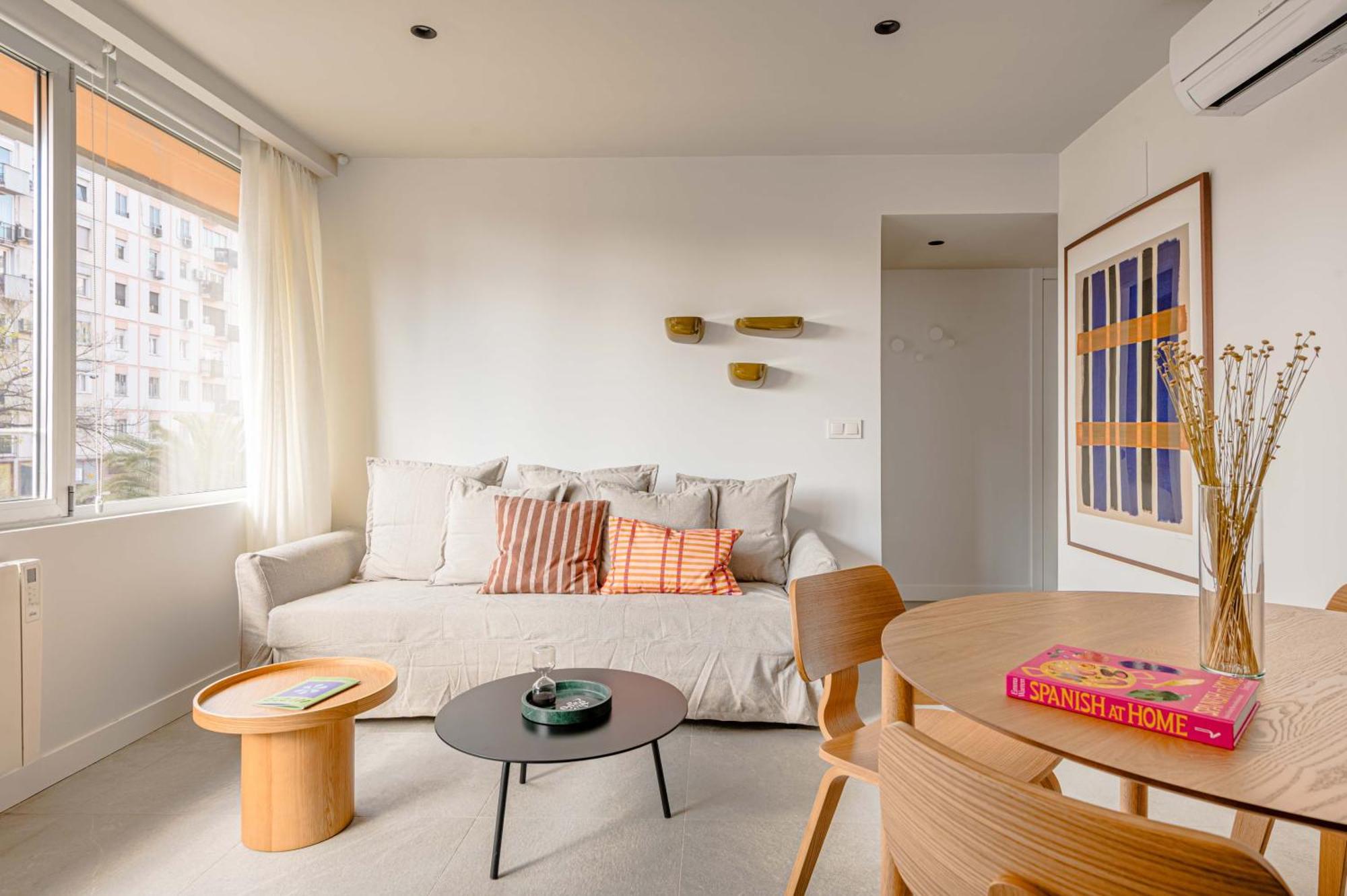 Moderno Y Luminoso Piso Cerca Al Paque Del Retiro Apartamento Madrid
