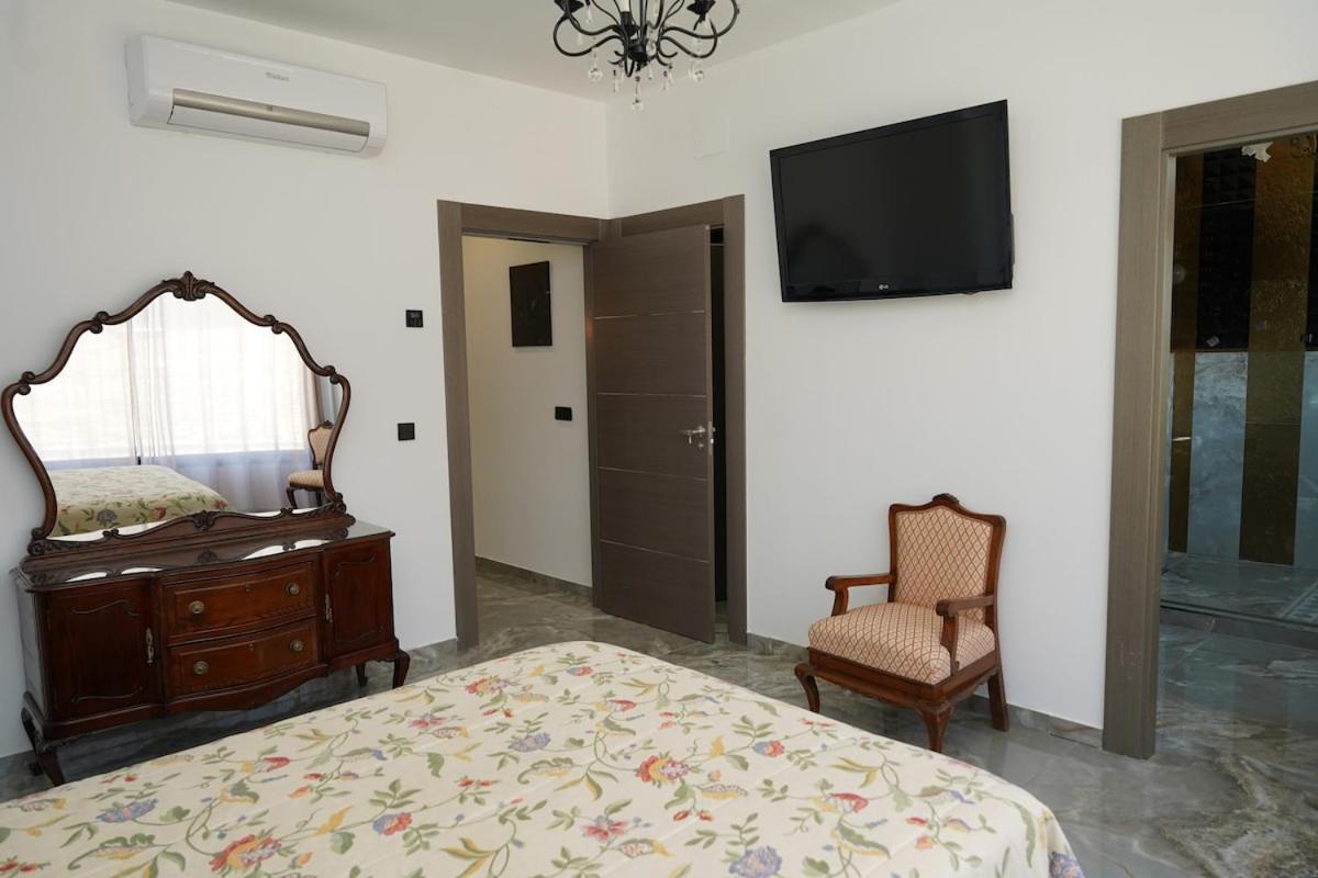 Casa Completa De Lujo Con Jardin Y Piscina Compartida Сasa de vacaciones
