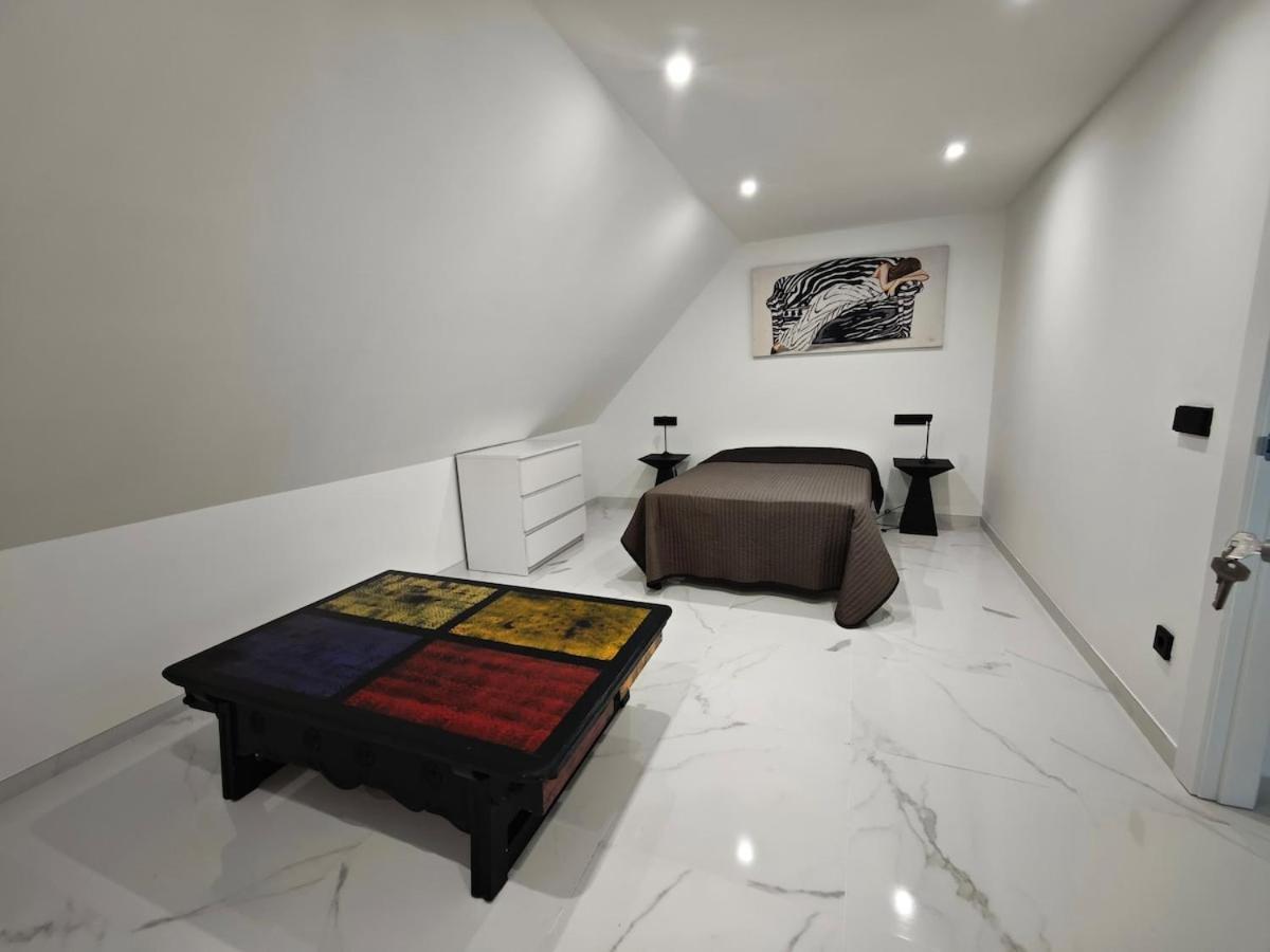 Casa Completa De Lujo Con Jardin Y Piscina Compartida * Madrid